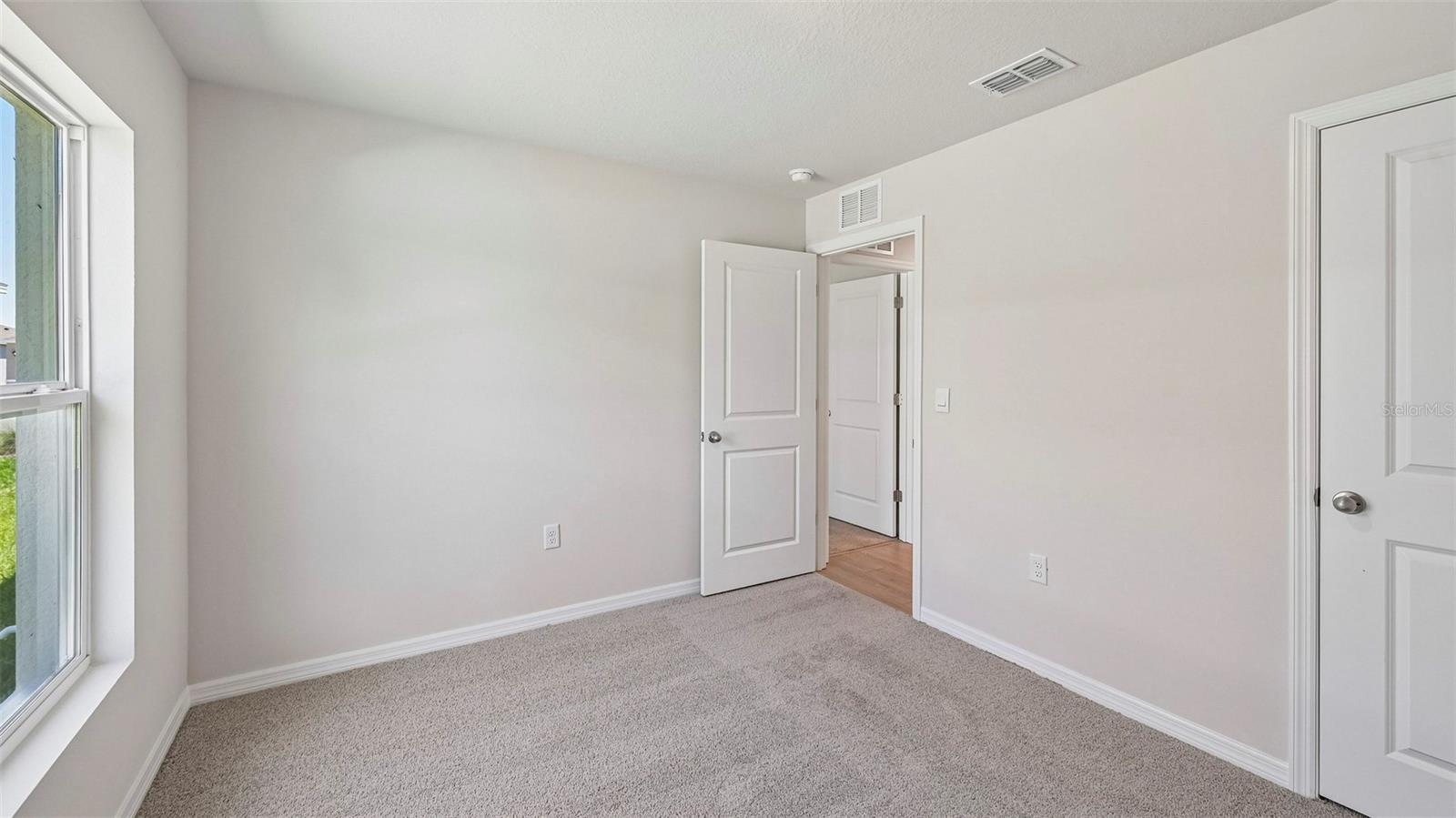 12412 Hopscotch Ave E Property Photo 27