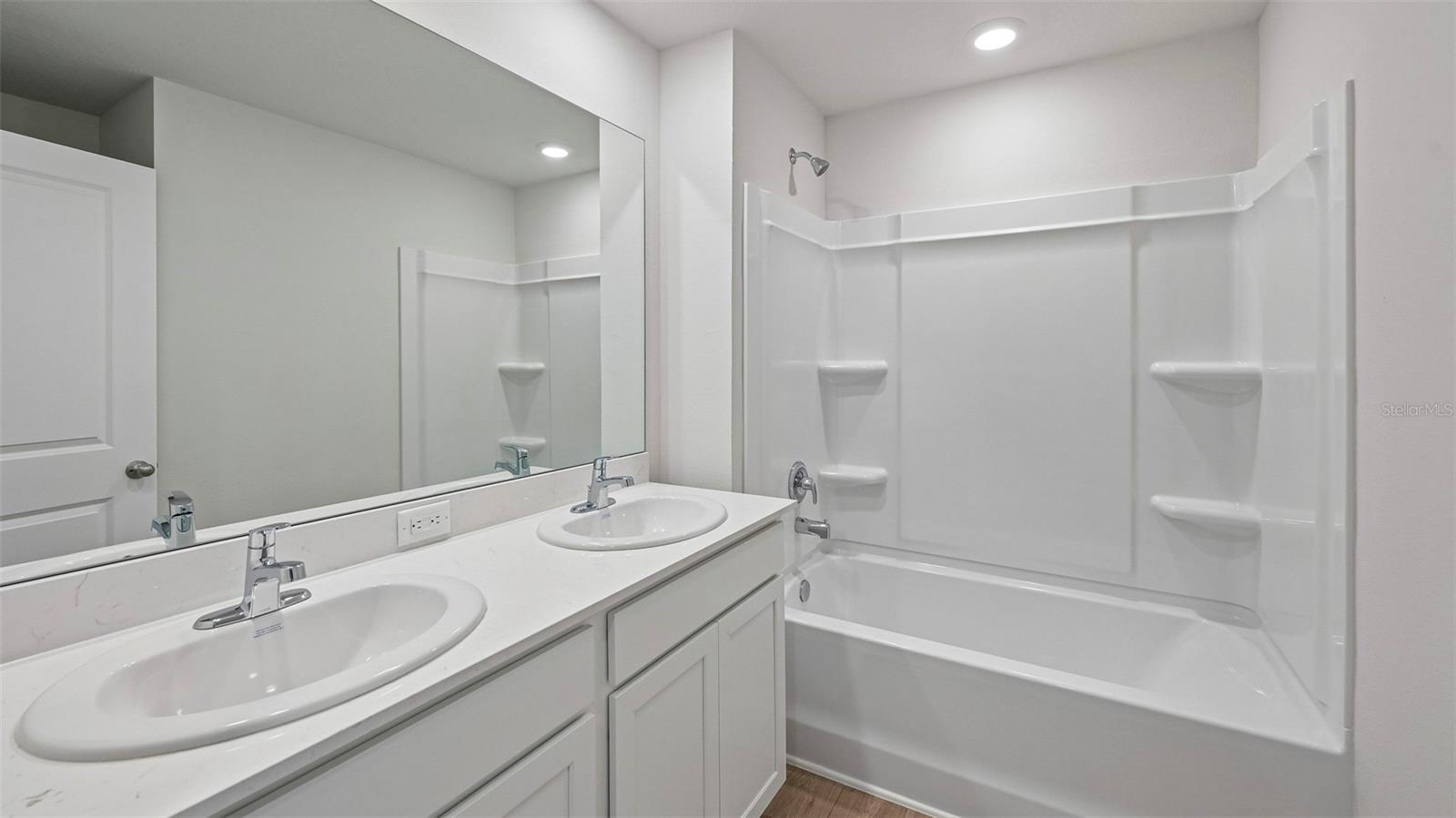 12412 Hopscotch Ave E Property Photo 31