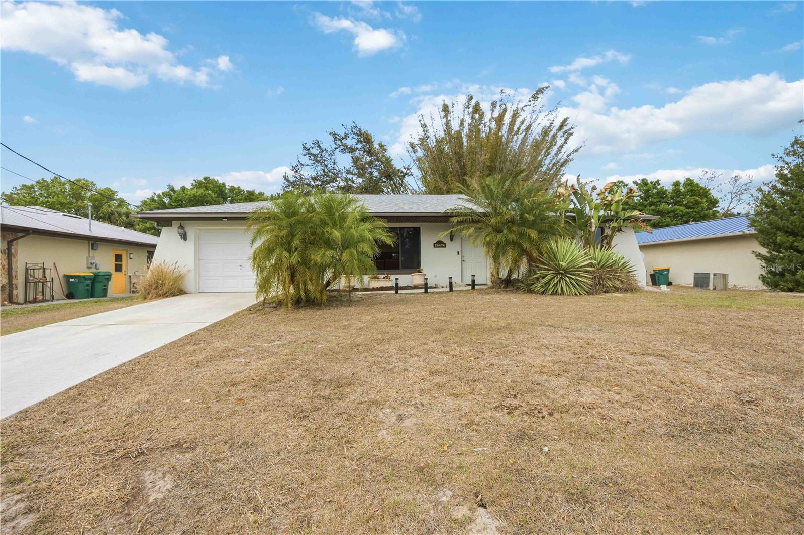 28474 Coco Palm Dr Property Photo 2