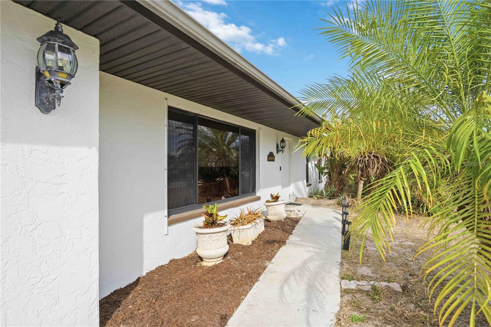 28474 Coco Palm Dr Property Photo 5