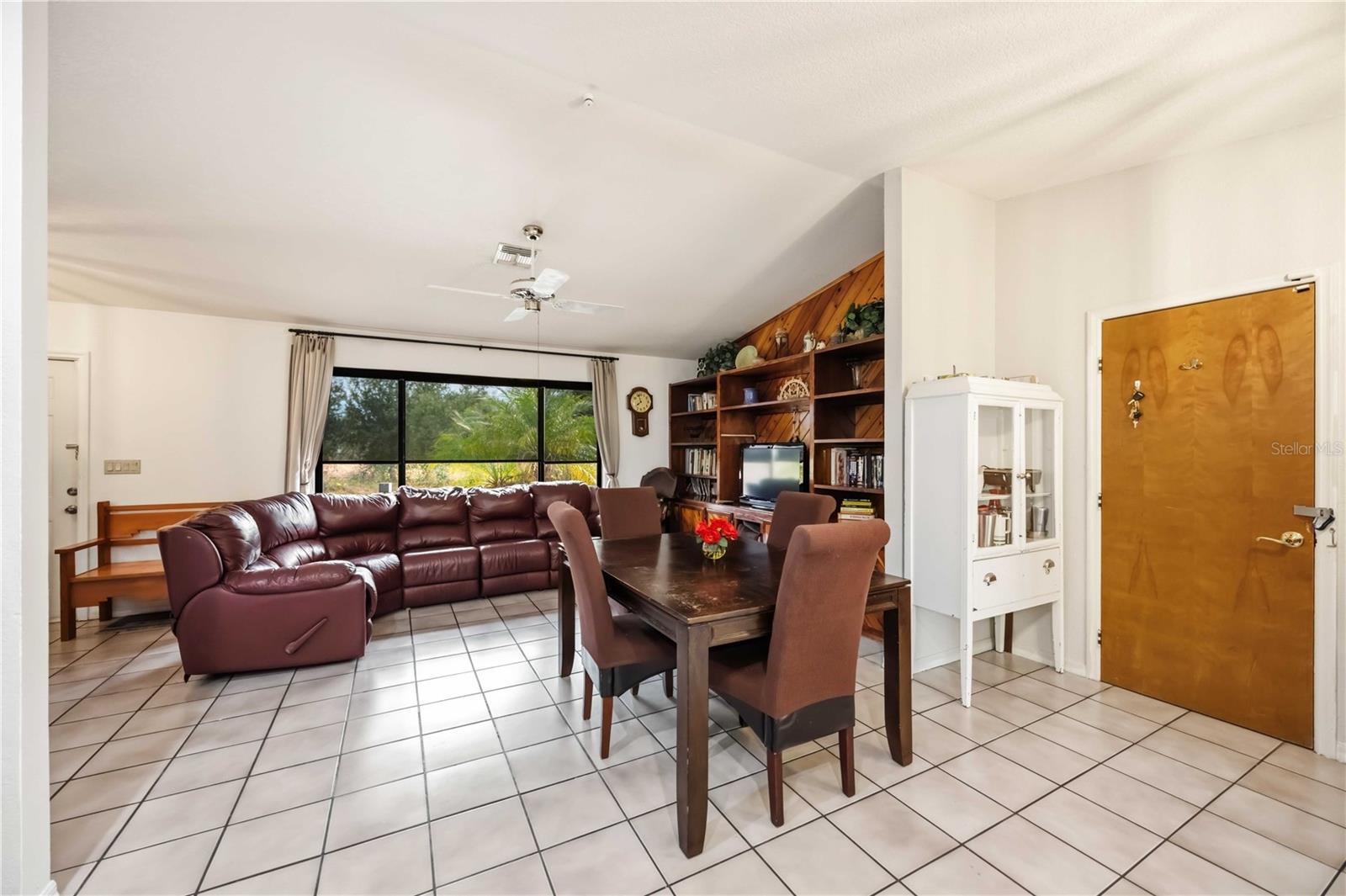 28474 Coco Palm Dr Property Photo 8