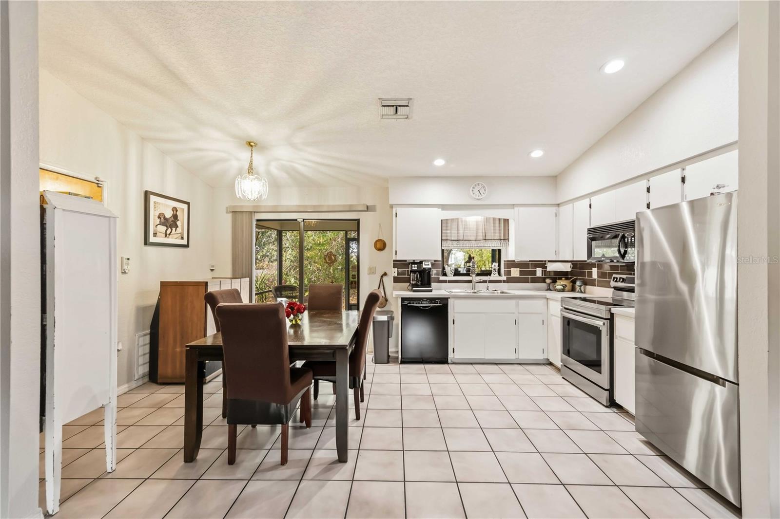 28474 Coco Palm Dr Property Photo 15