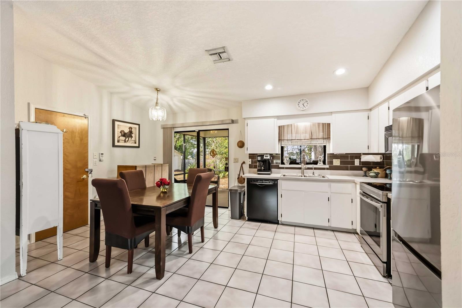 28474 Coco Palm Dr Property Photo 16