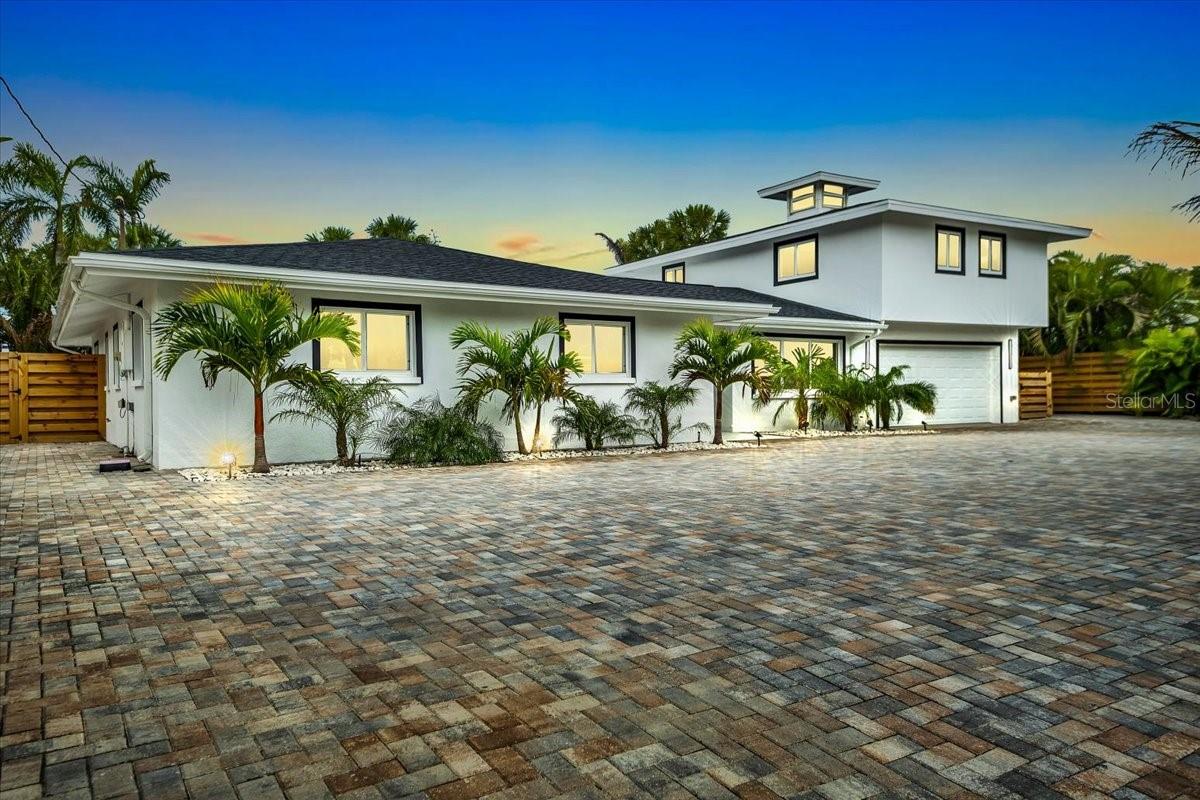 5624 CAPE LEYTE DR Property Photo 1