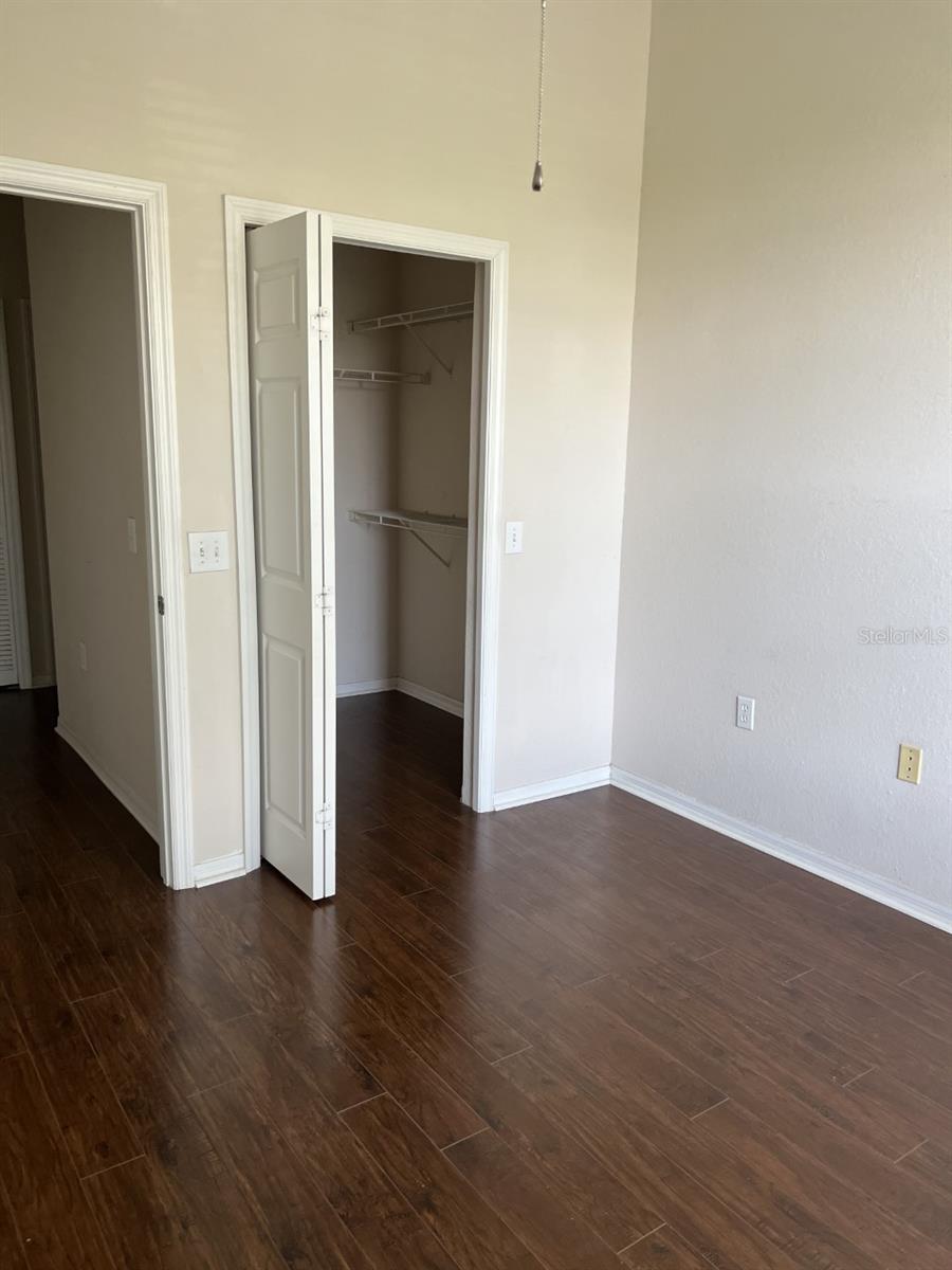 5134 Northridge Rd #302 Property Photo 5