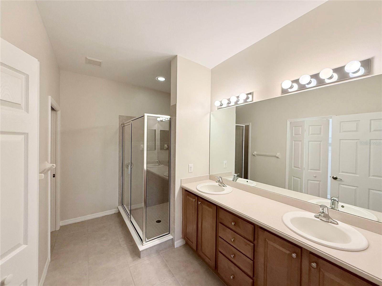 11479 52nd Ct E Property Photo 13