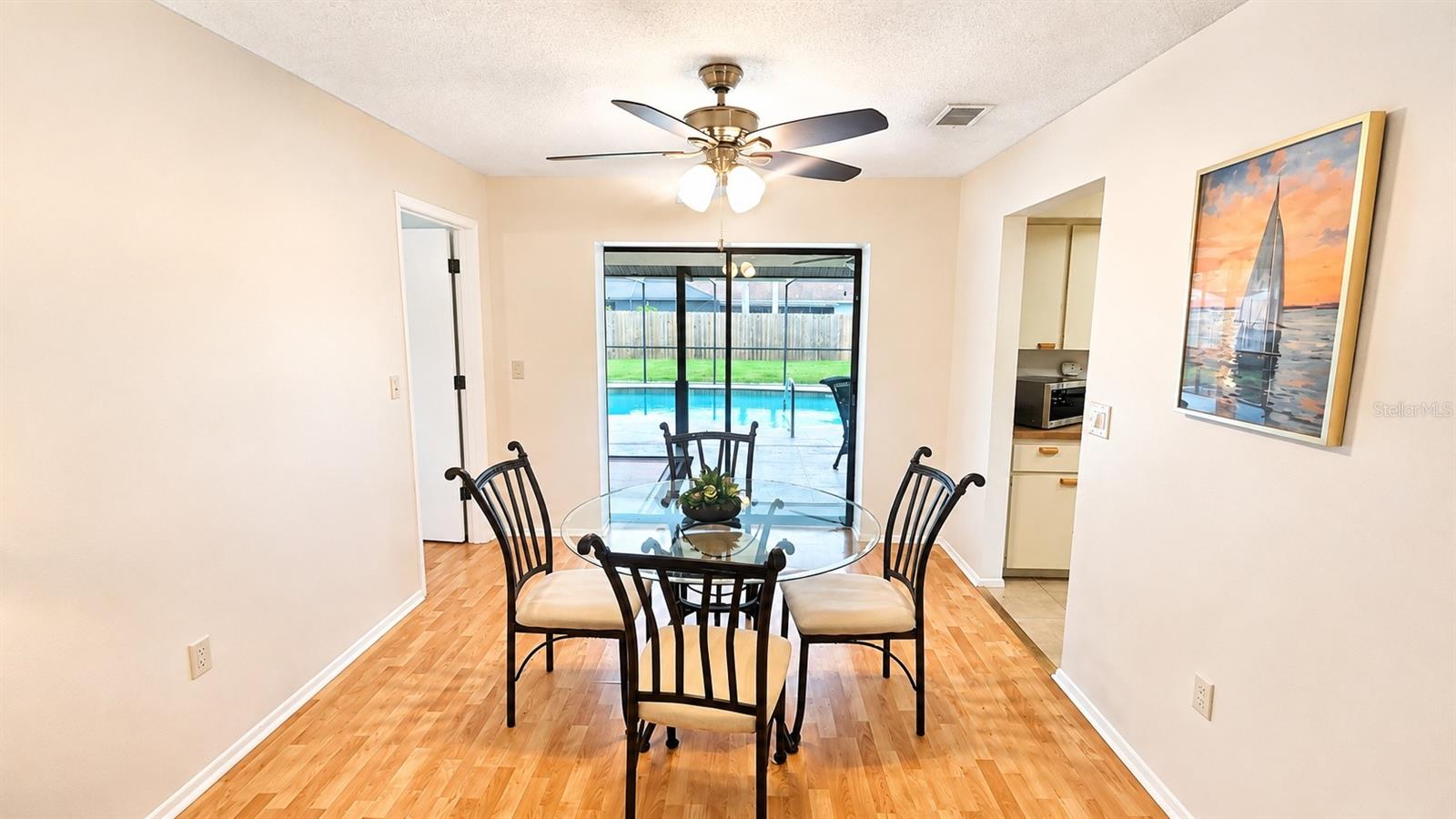 1526 Georgetowne Ln Property Photo 14