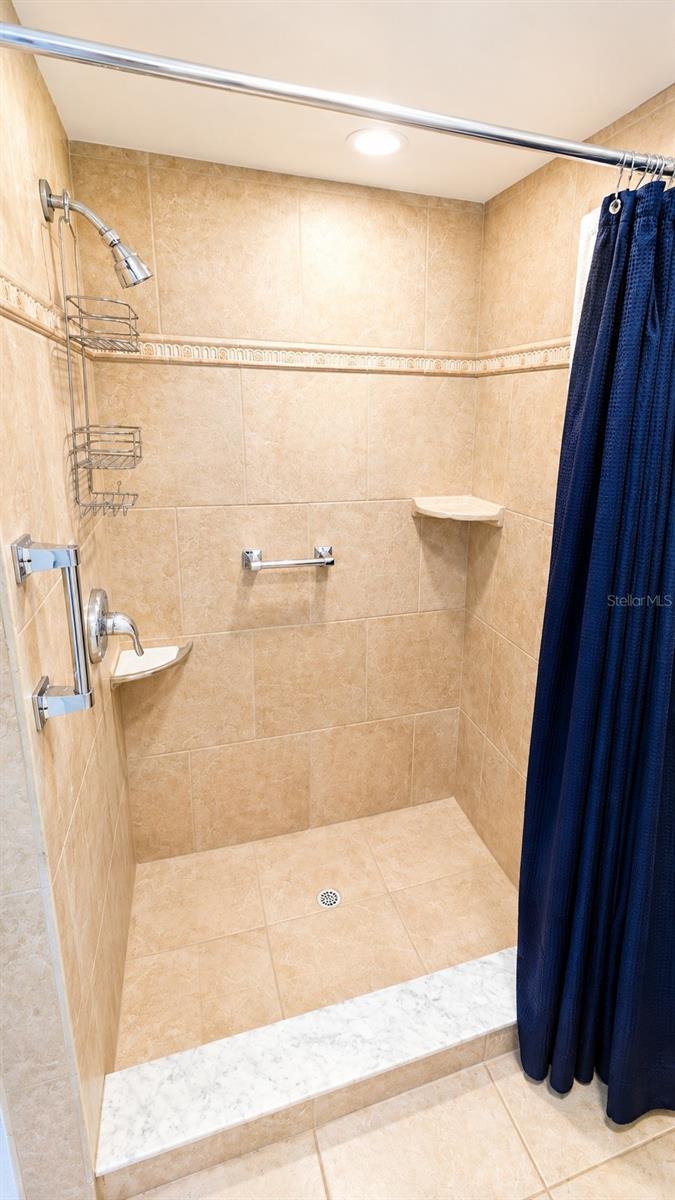 1526 Georgetowne Ln Property Photo 21