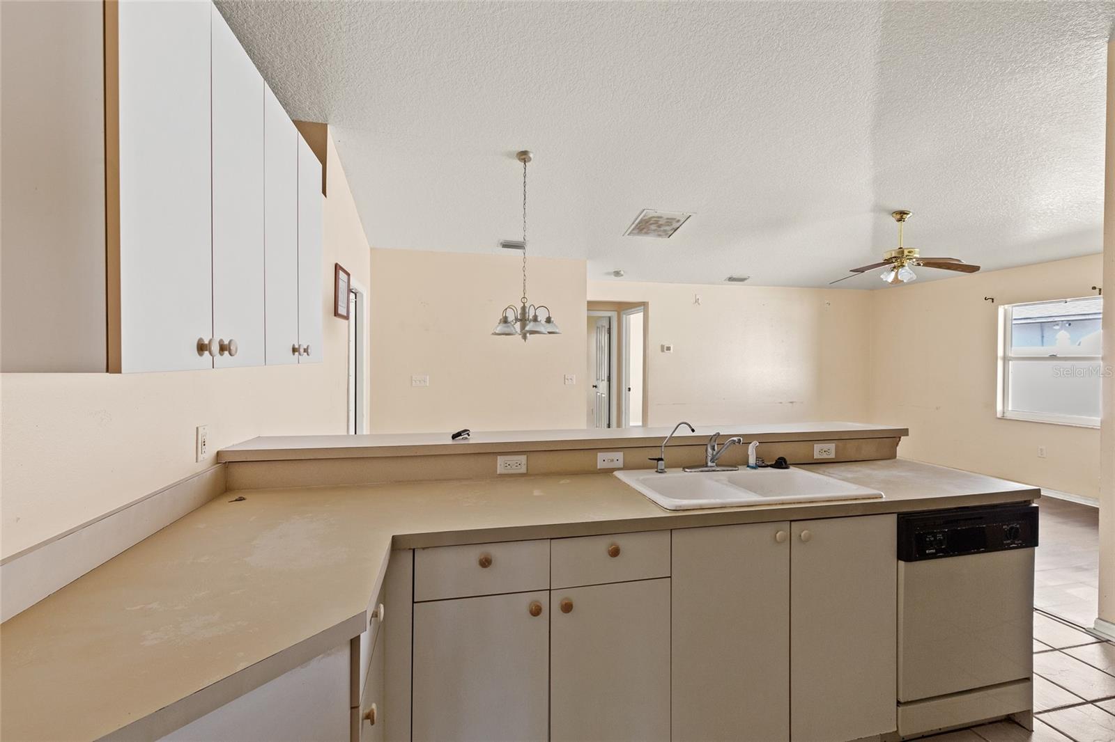6524 67th Court E. Property Photo 6