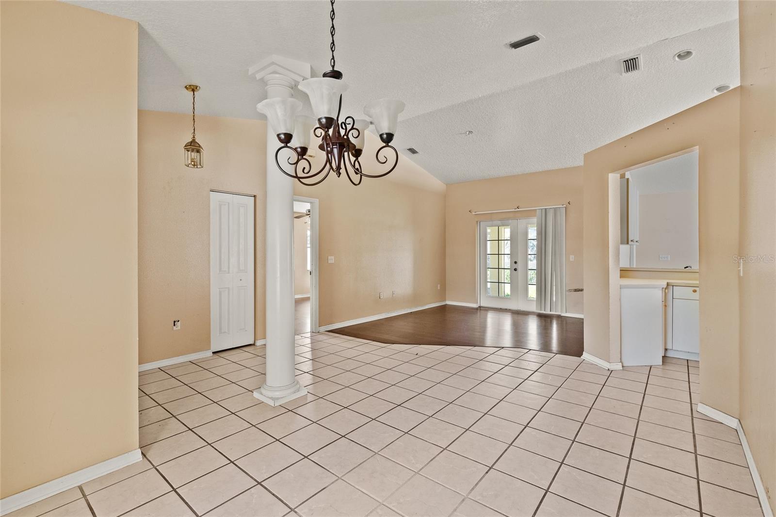6524 67th Court E. Property Photo 8