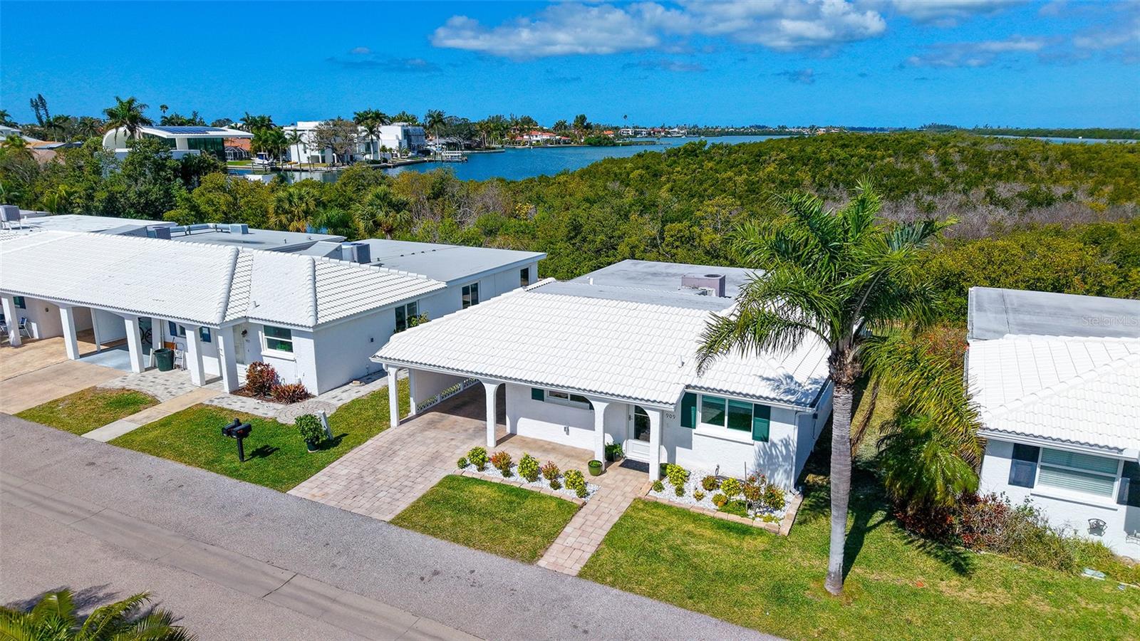 A4684728 Property Photo 3