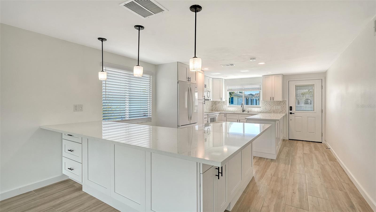 A4684728 Property Photo 7