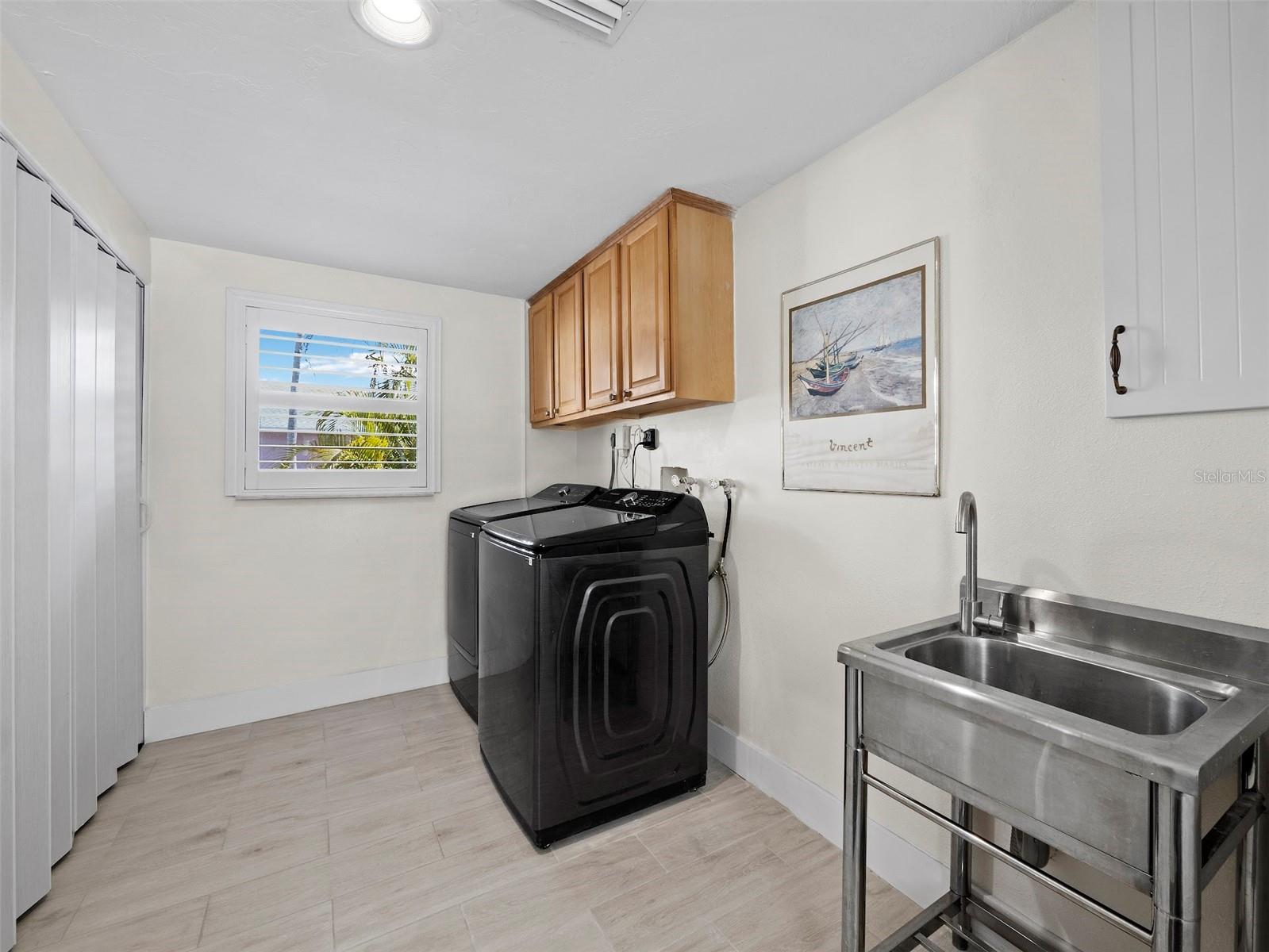 726 Jungle Queen Way Property Photo 27
