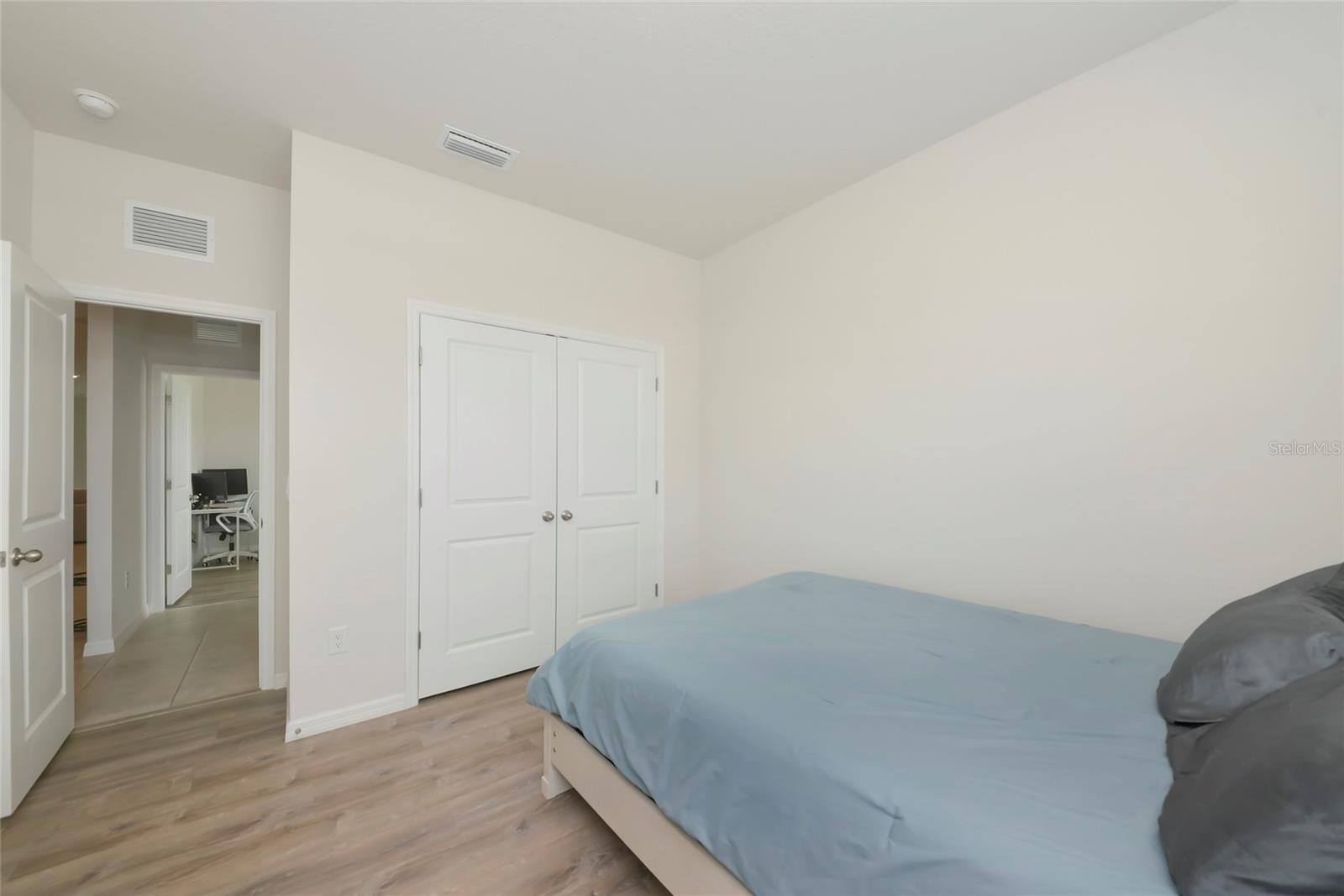 627 160th St E Property Photo 27