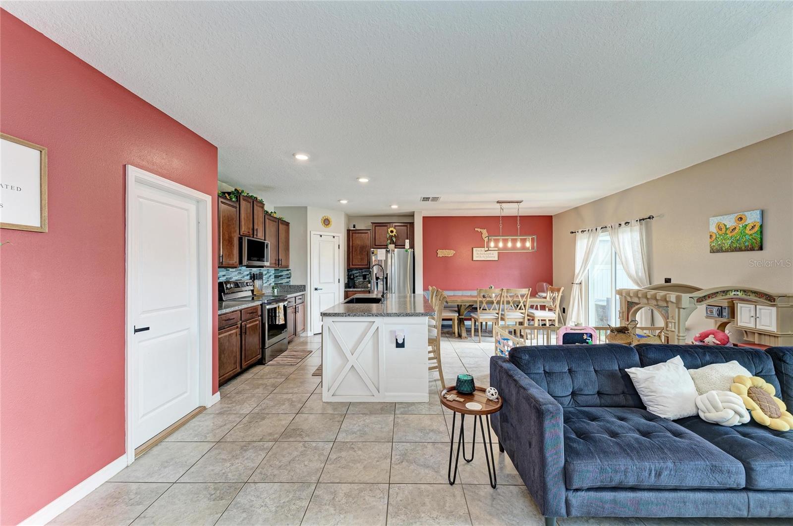 17112 Yellow Pine St Property Photo 15