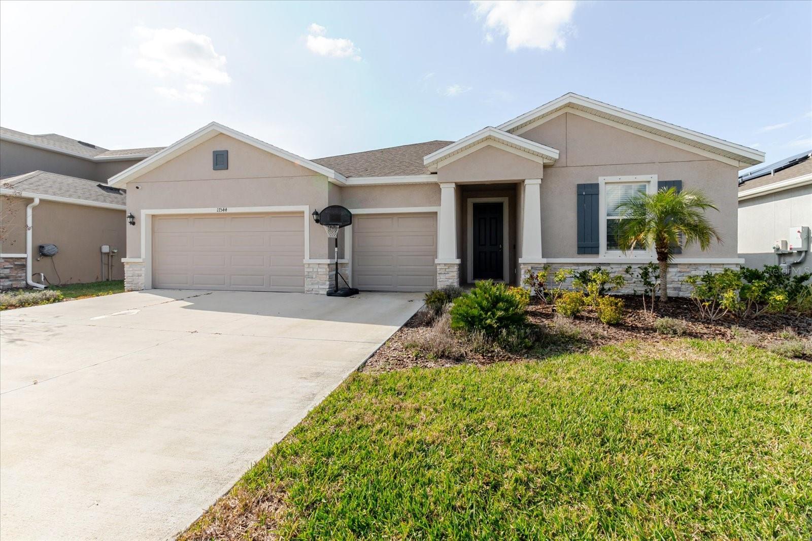 17544 Cantarina Cv Property Photo 3