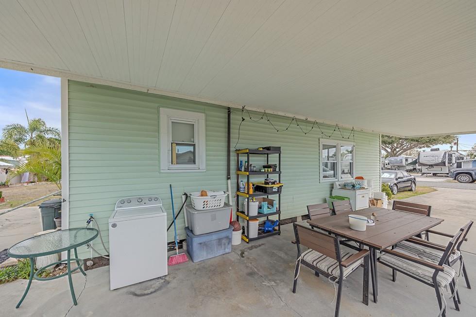 1126 Graber Ave Property Photo 7