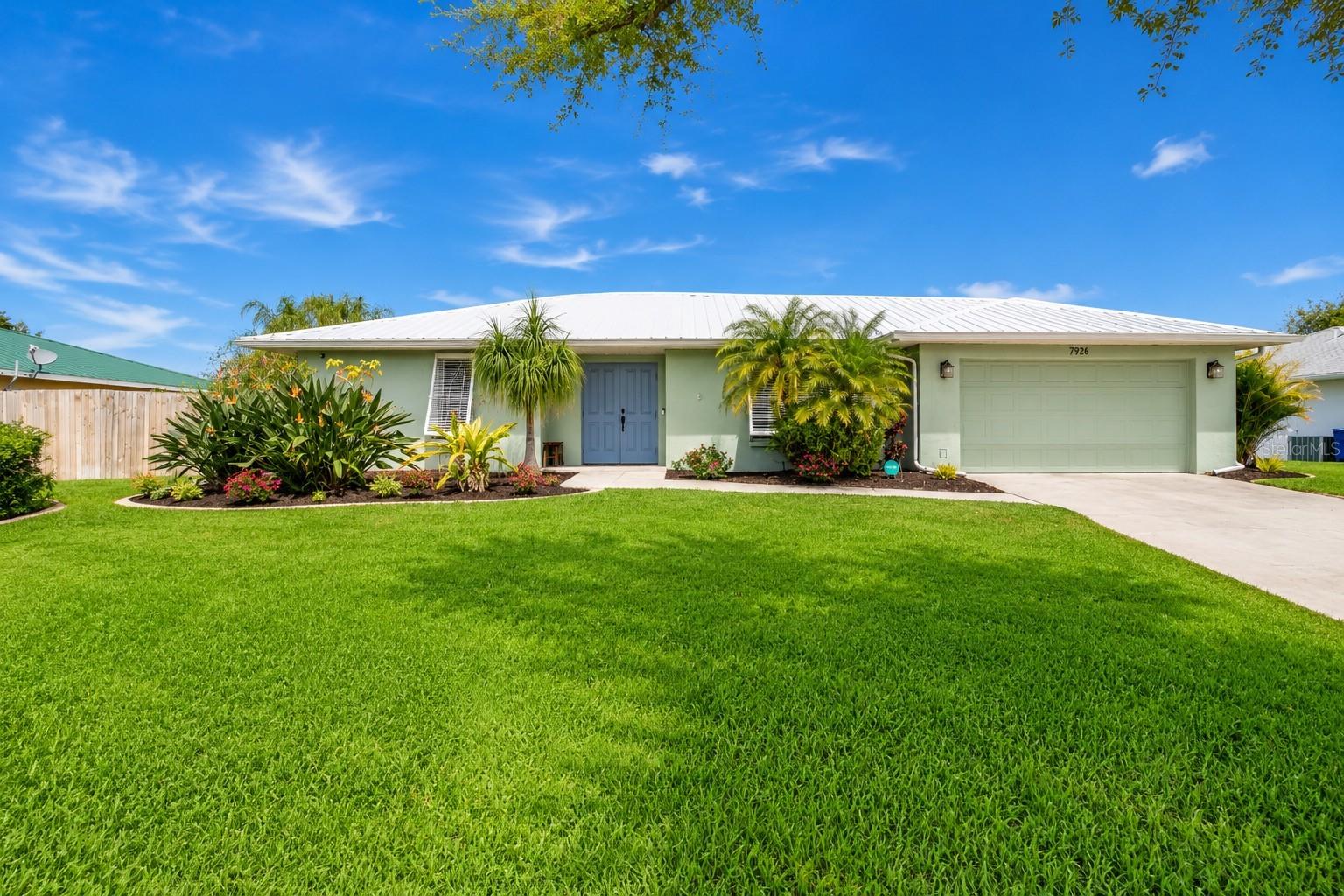 7926 CYPRESS LAKE DR Property Photo 1