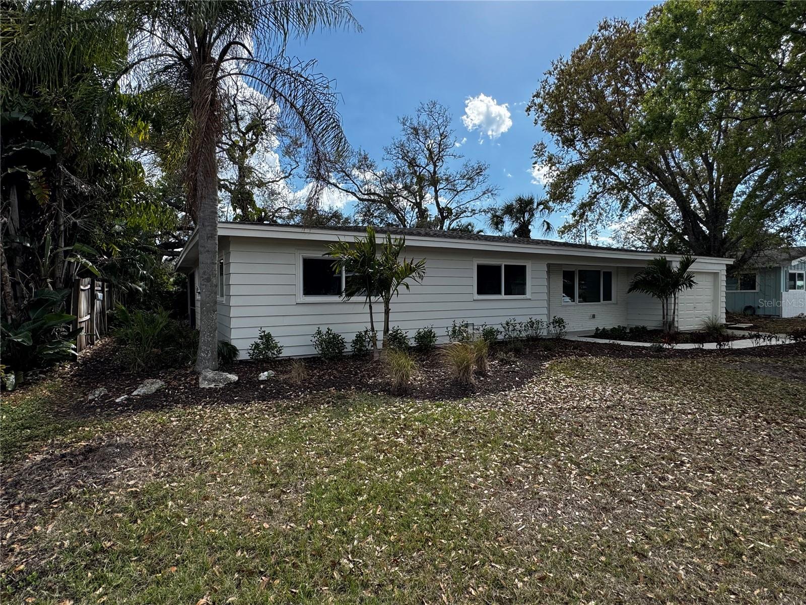 3182 Hatton St Property Photo 3
