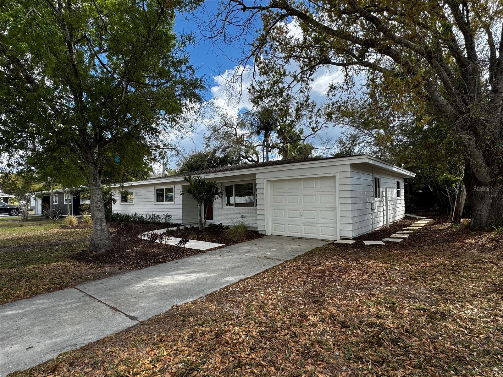 3182 Hatton St Property Photo 4