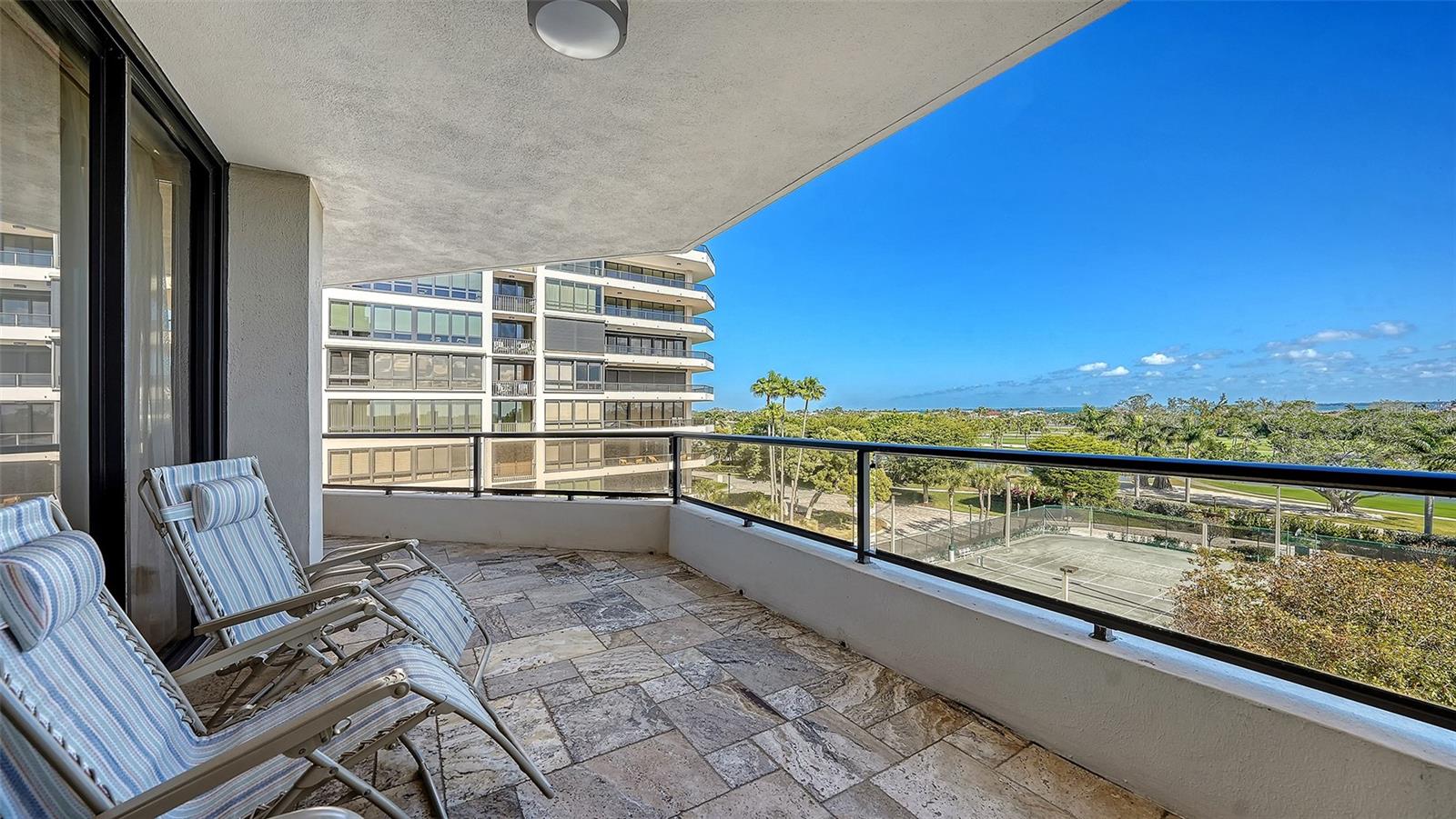 535 Sanctuary Dr #a401 Property Photo 12