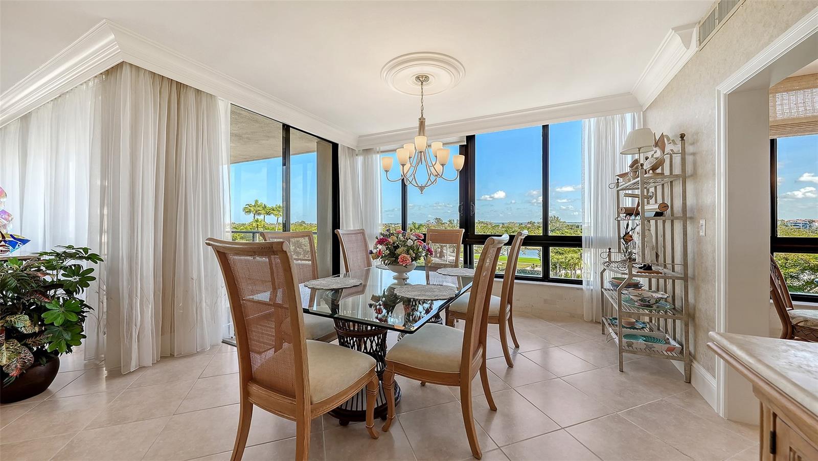 535 Sanctuary Dr #a401 Property Photo 17
