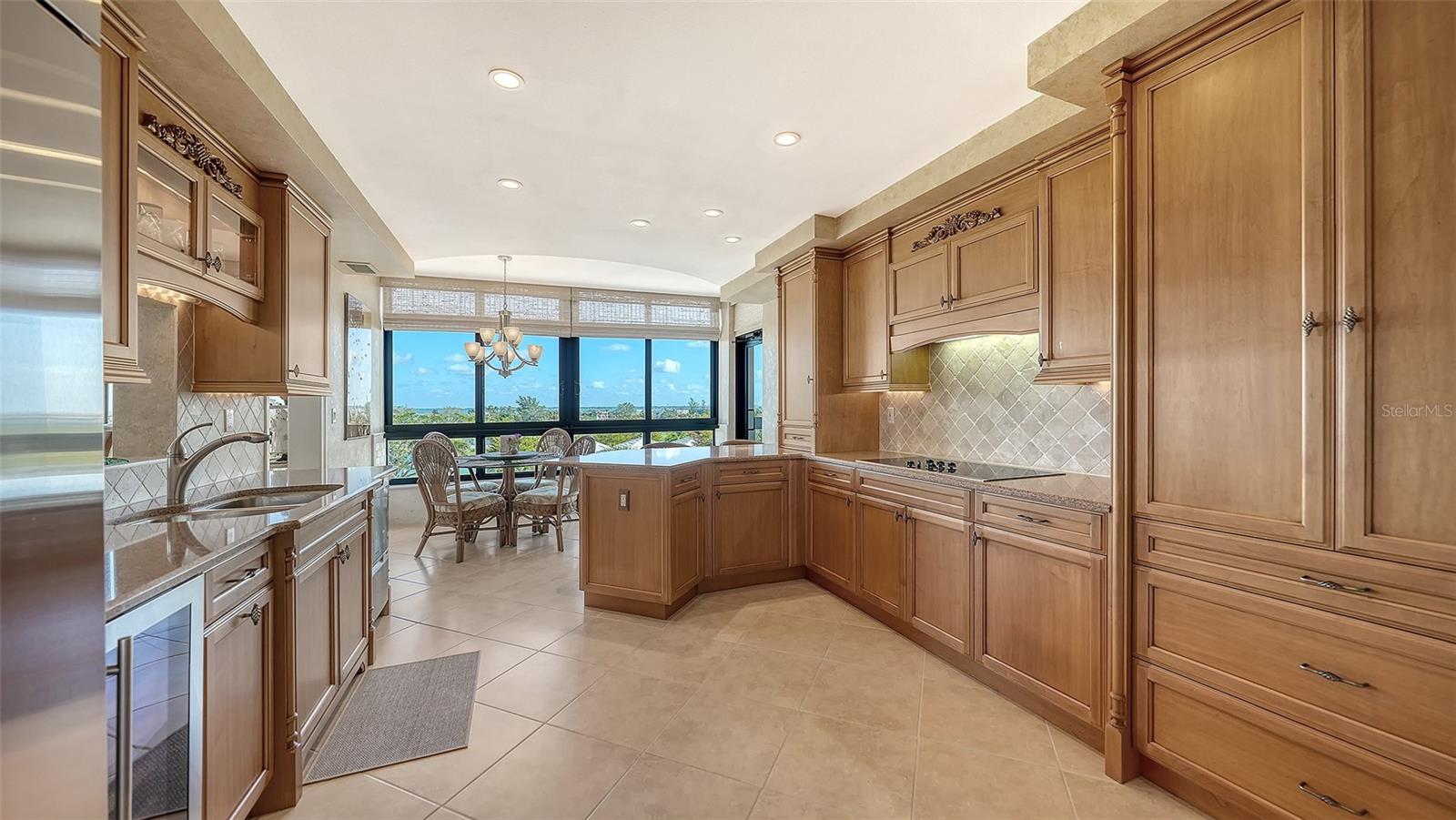 535 Sanctuary Dr #a401 Property Photo 24