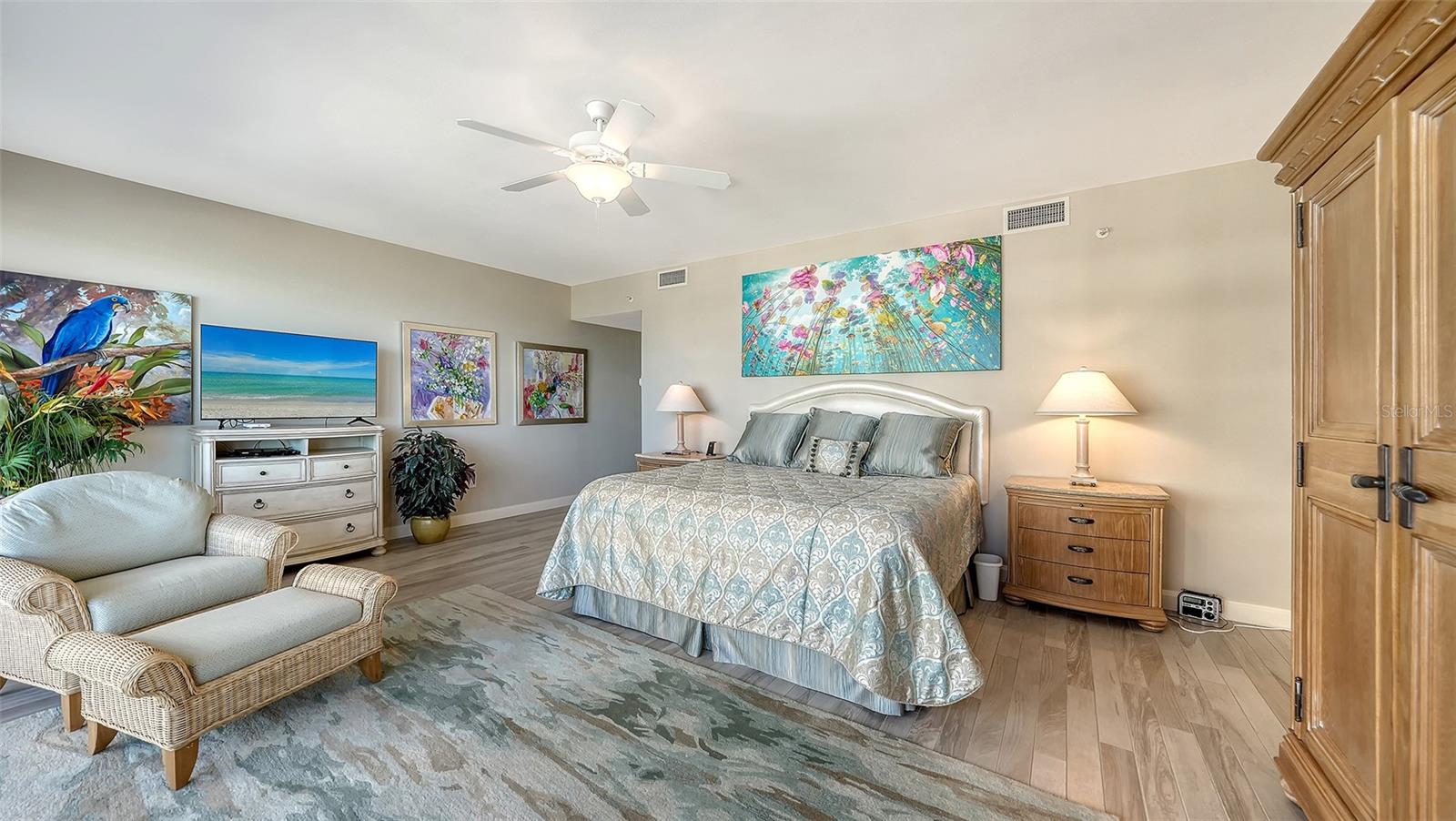 535 Sanctuary Dr #a401 Property Photo 32