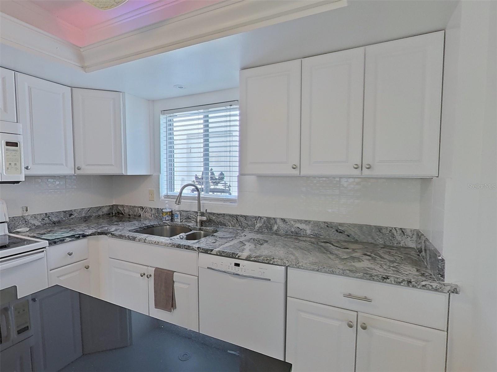 1845 Vera Pl #29 Property Photo 17