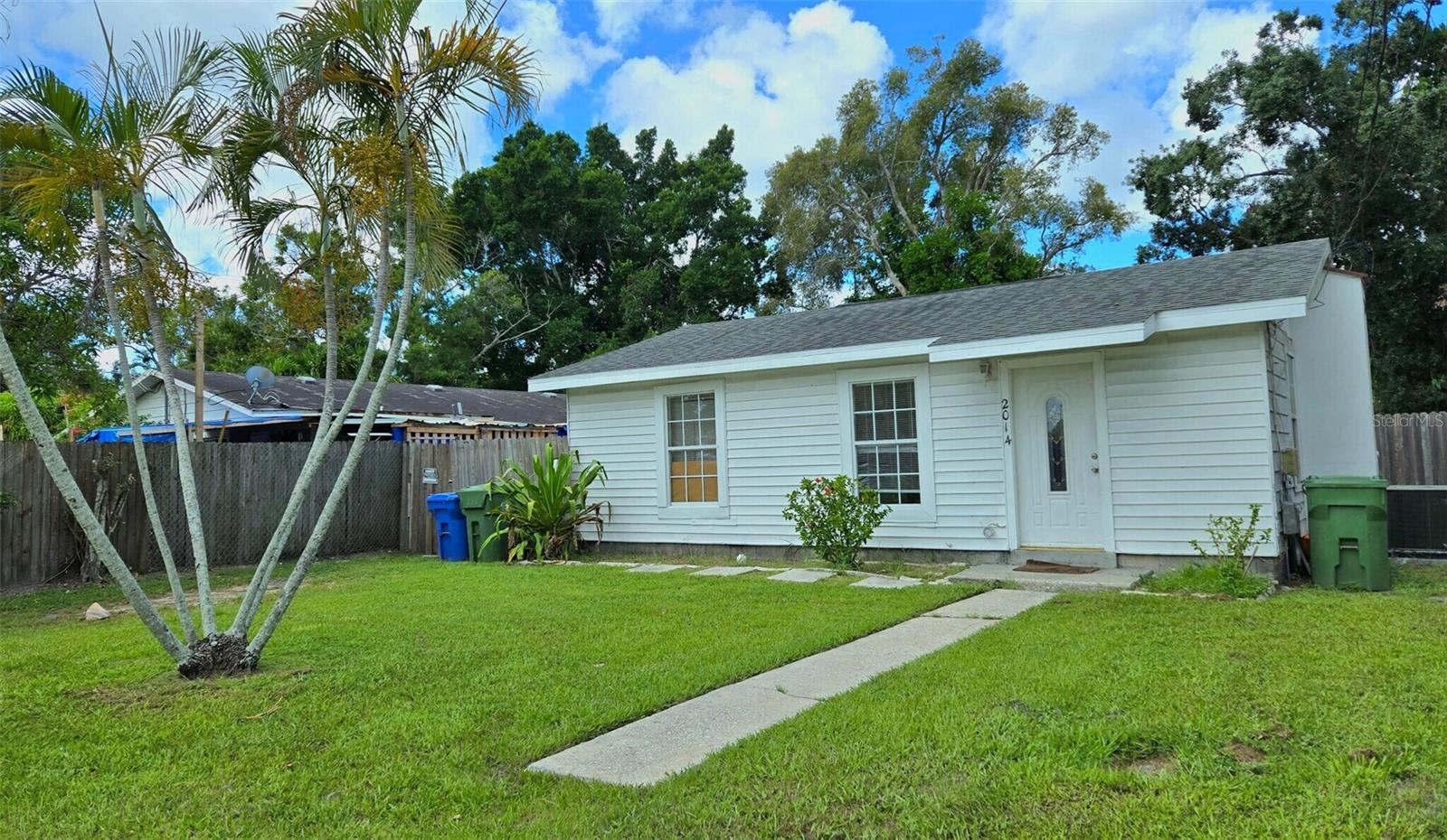 2014 10th St W #b Property Photo 1