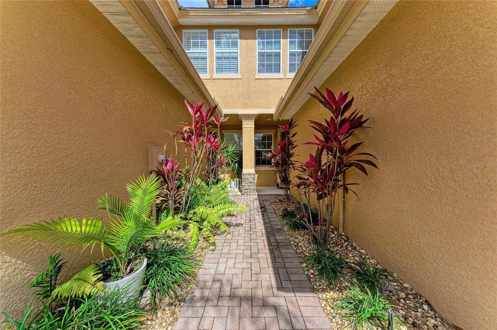 8160 Villa Grande Ct Property Photo 3