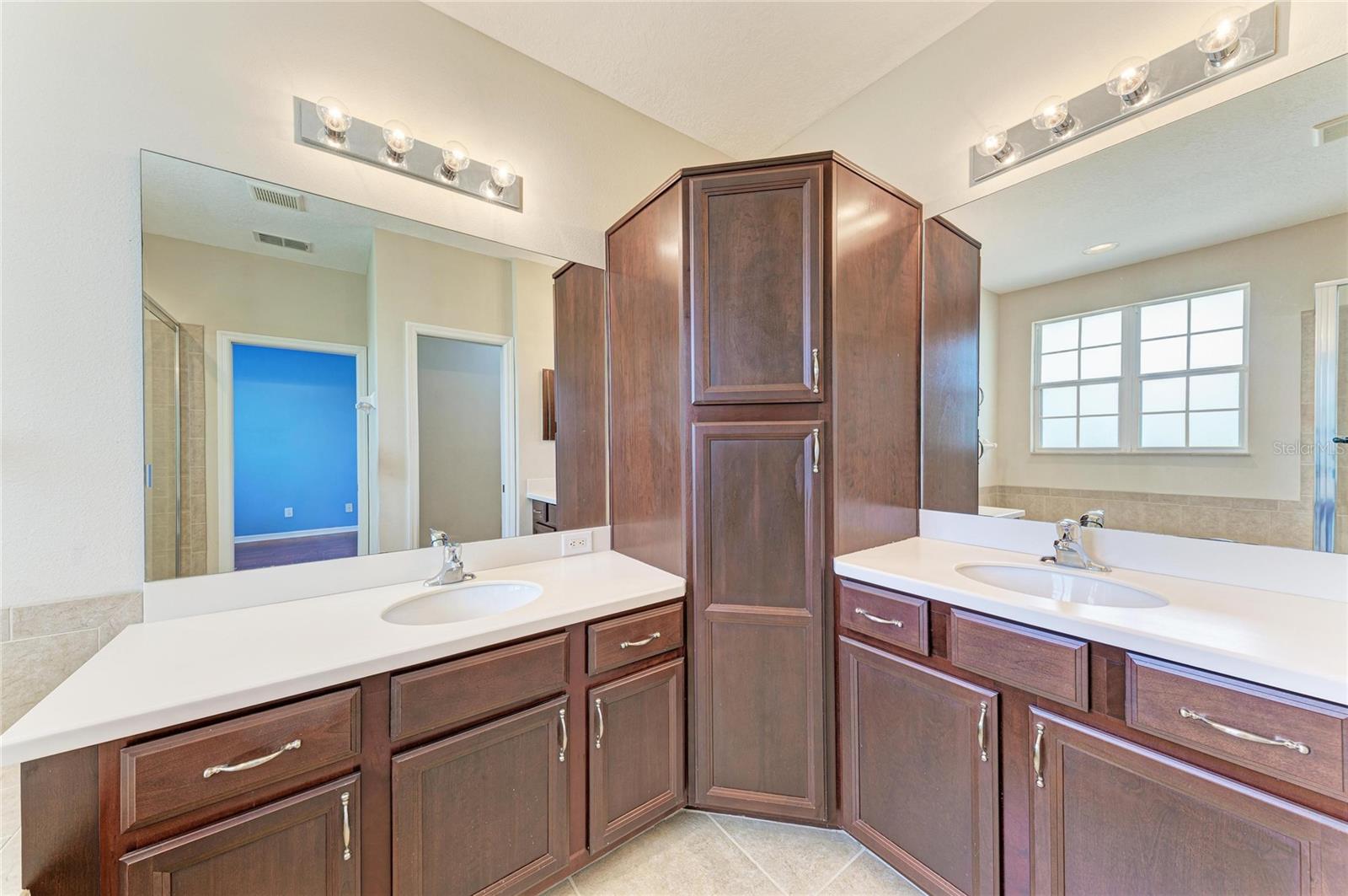 8160 Villa Grande Ct Property Photo 25