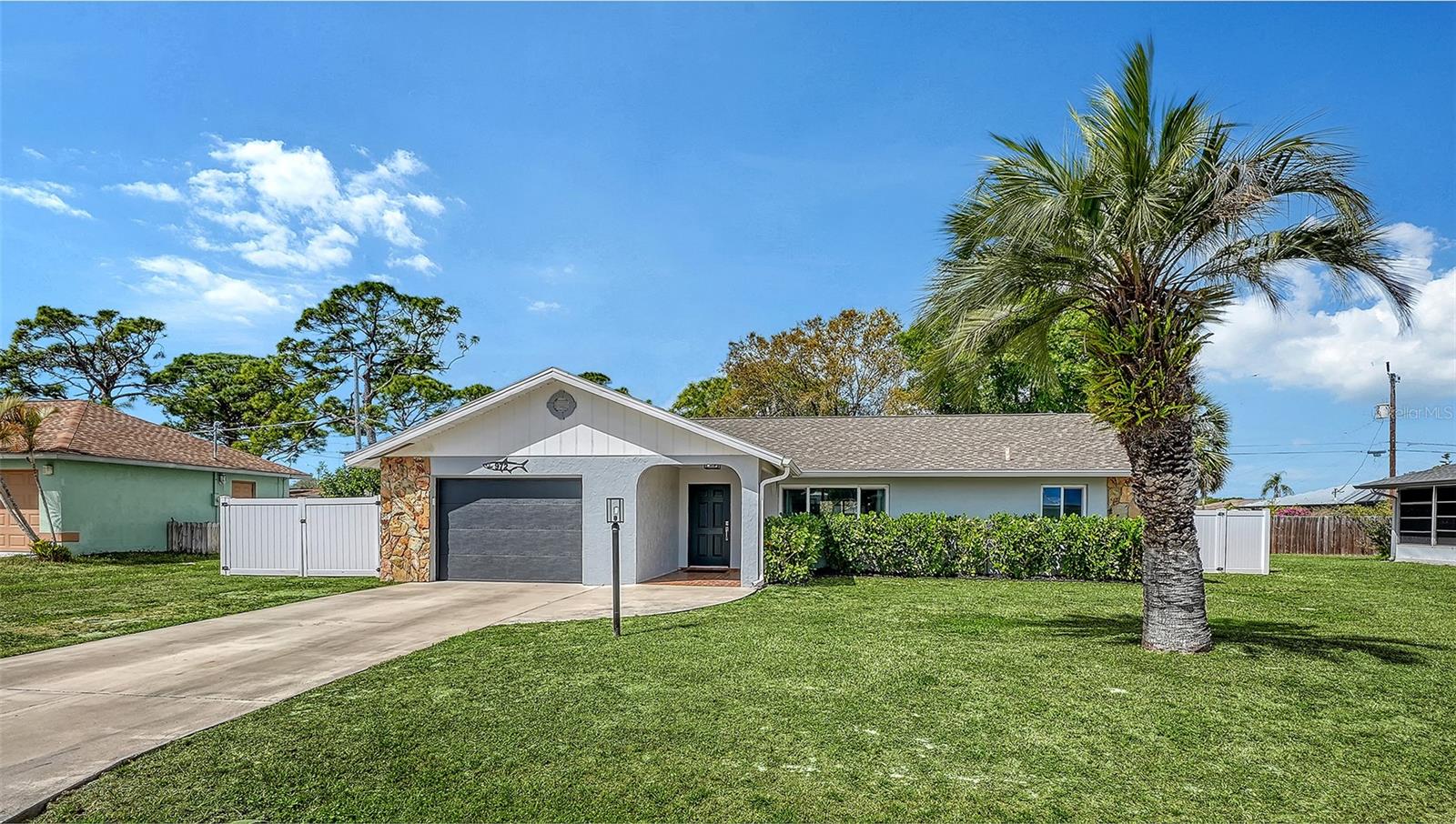 972 LEEWARD RD Property Photo 1
