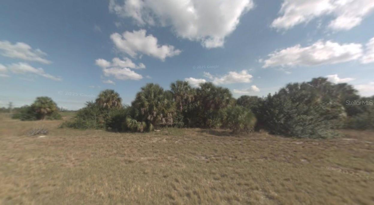1095 Right Side Rd Property Photo 2