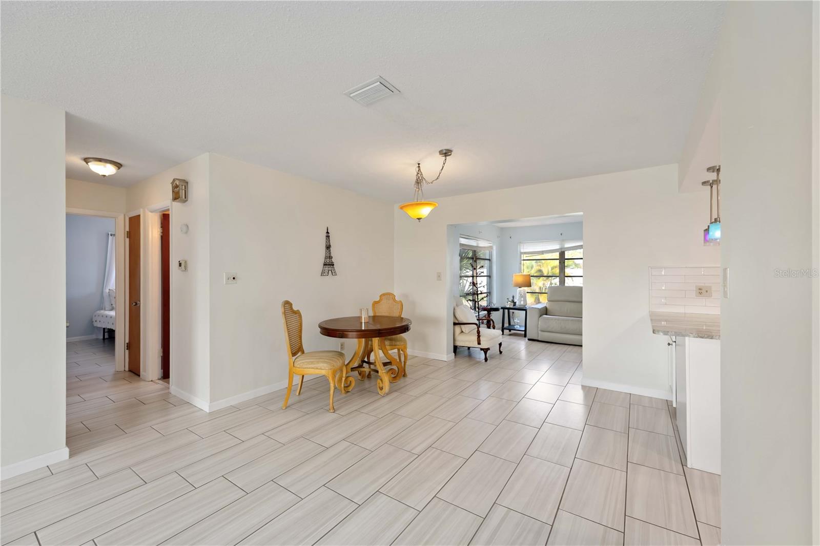 181 Sandhurst Dr Property Photo 10