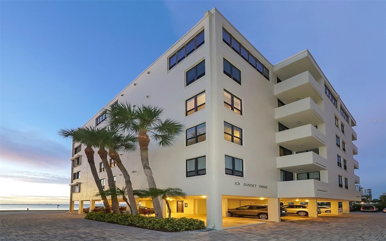 101 Sunset Dr #301 Property Photo 1