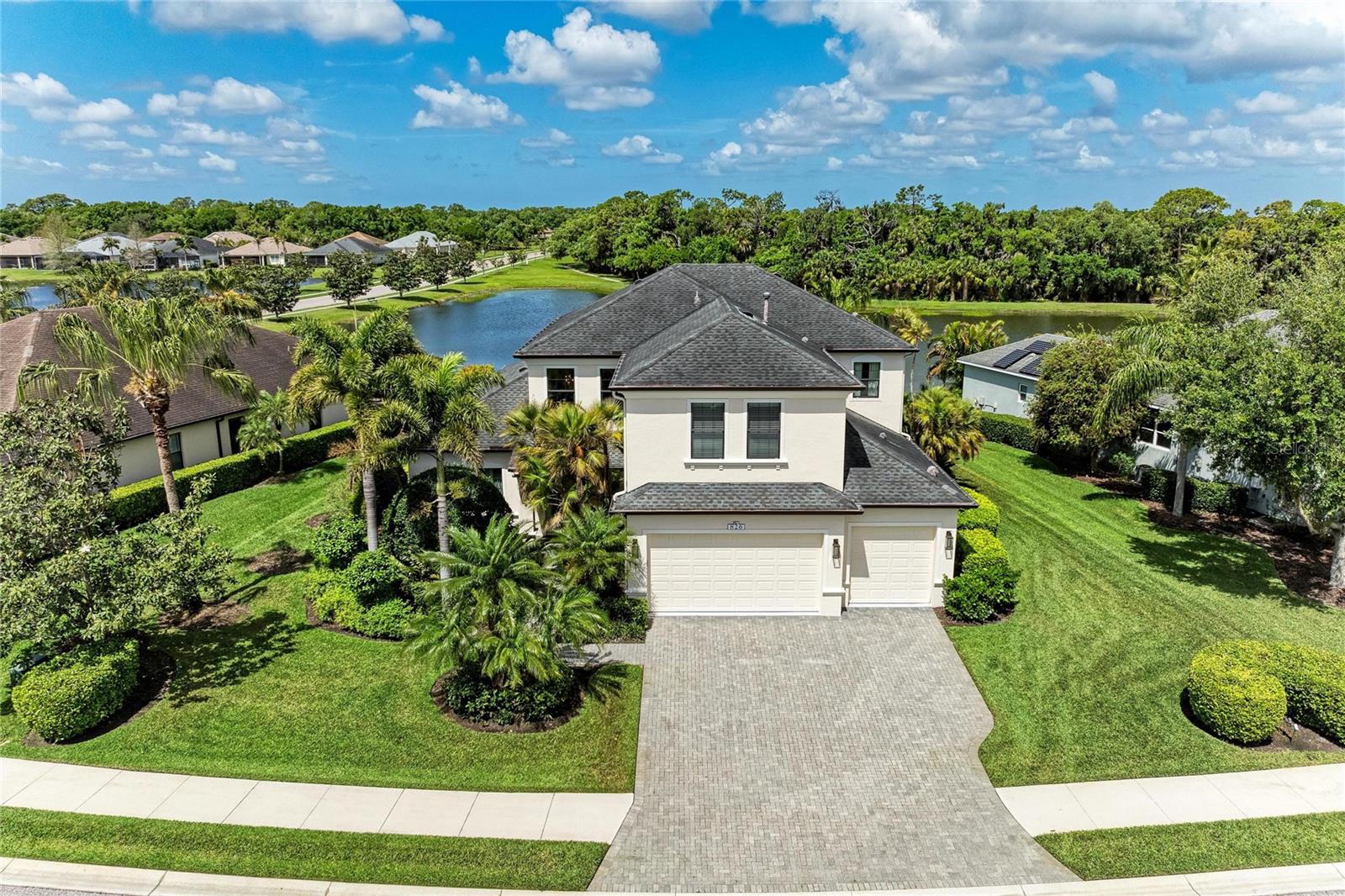 826 Honeyflower Loop Property Photo 1