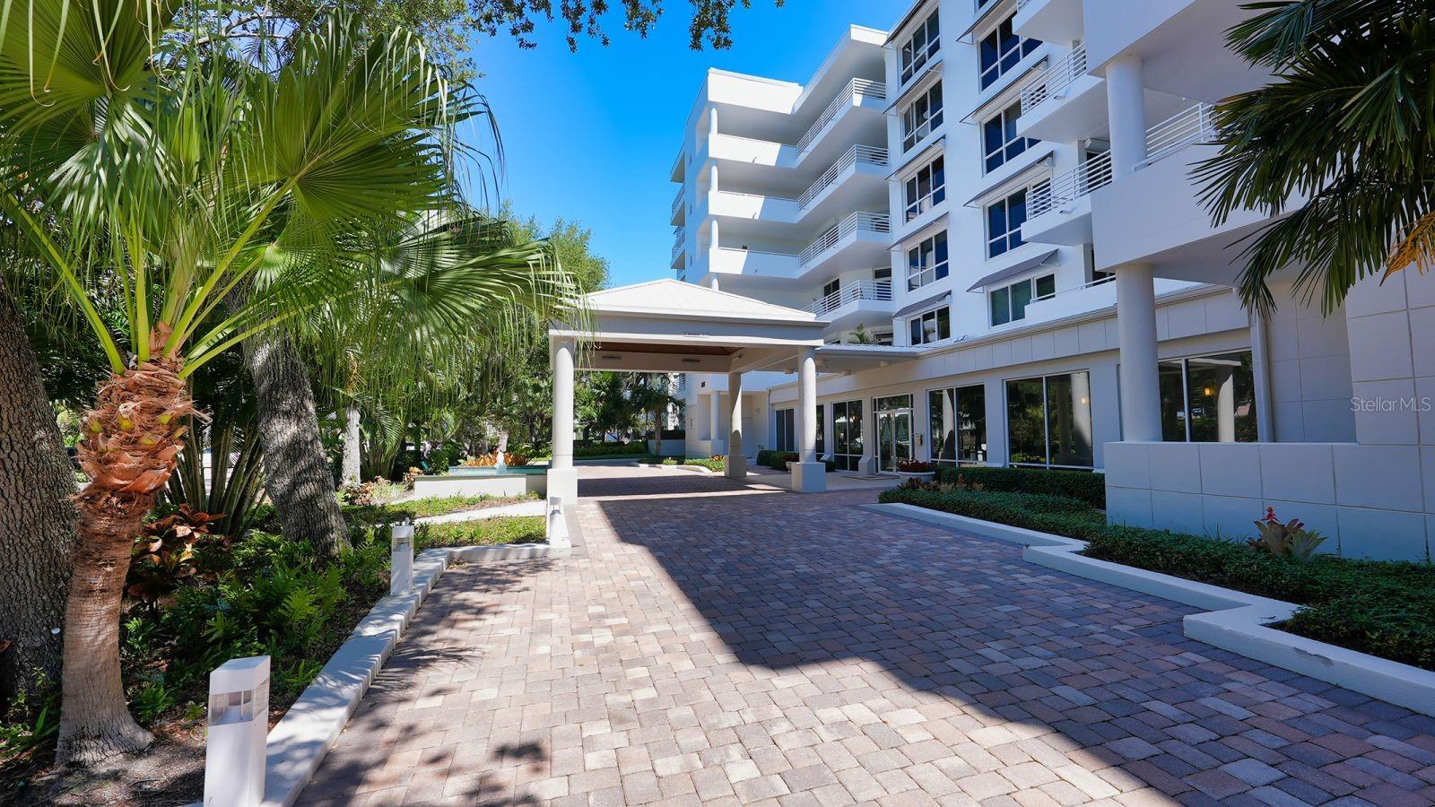 2410 Harbourside Dr #142 Property Photo 3