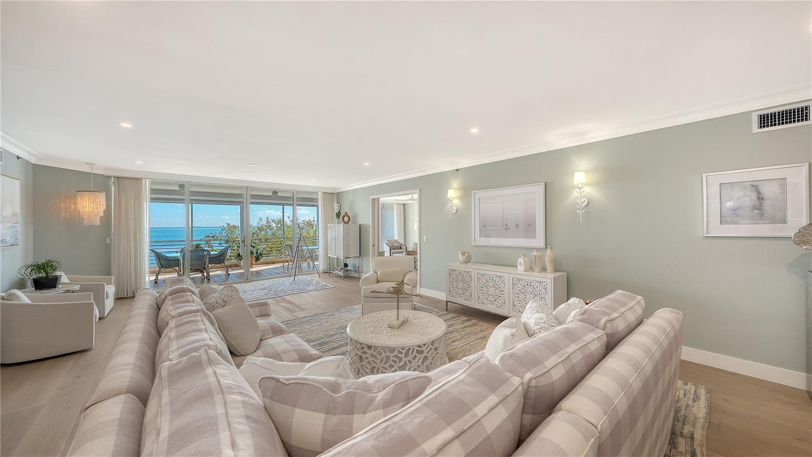 2410 Harbourside Dr #142 Property Photo 5