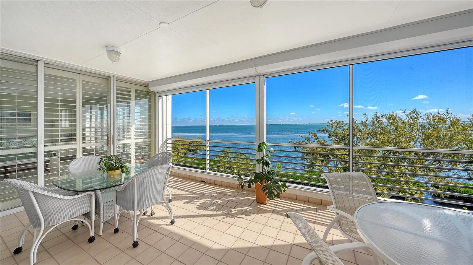2410 Harbourside Dr #142 Property Photo 27