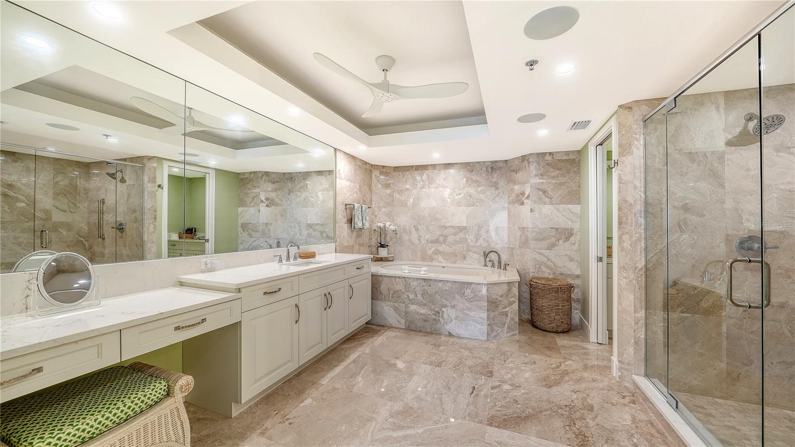 2410 Harbourside Dr #142 Property Photo 31