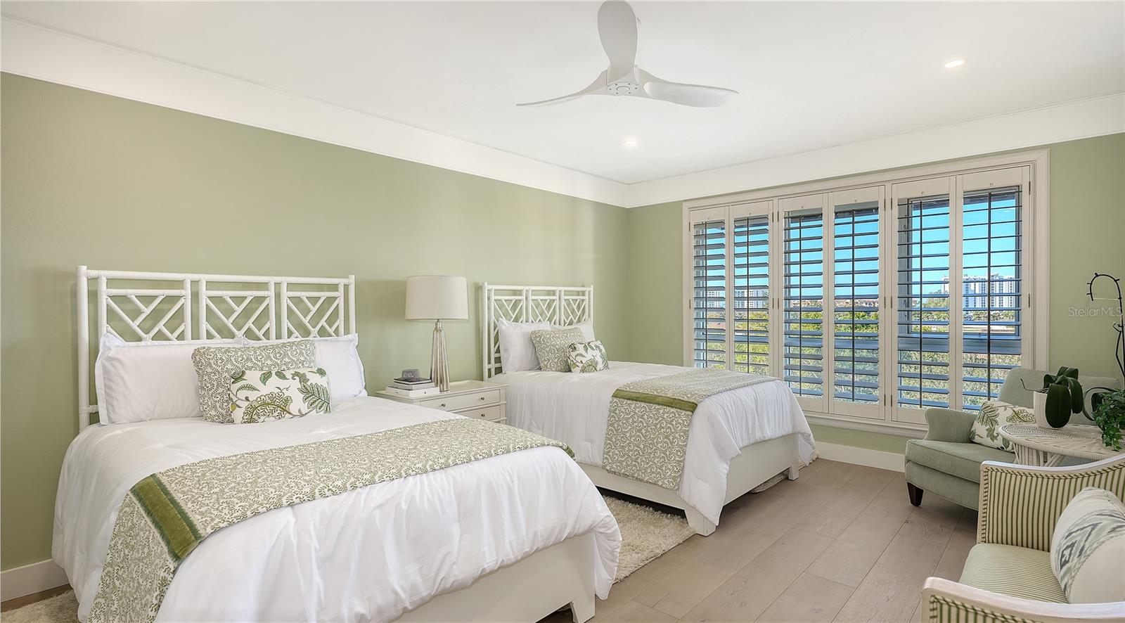 2410 Harbourside Dr #142 Property Photo 32