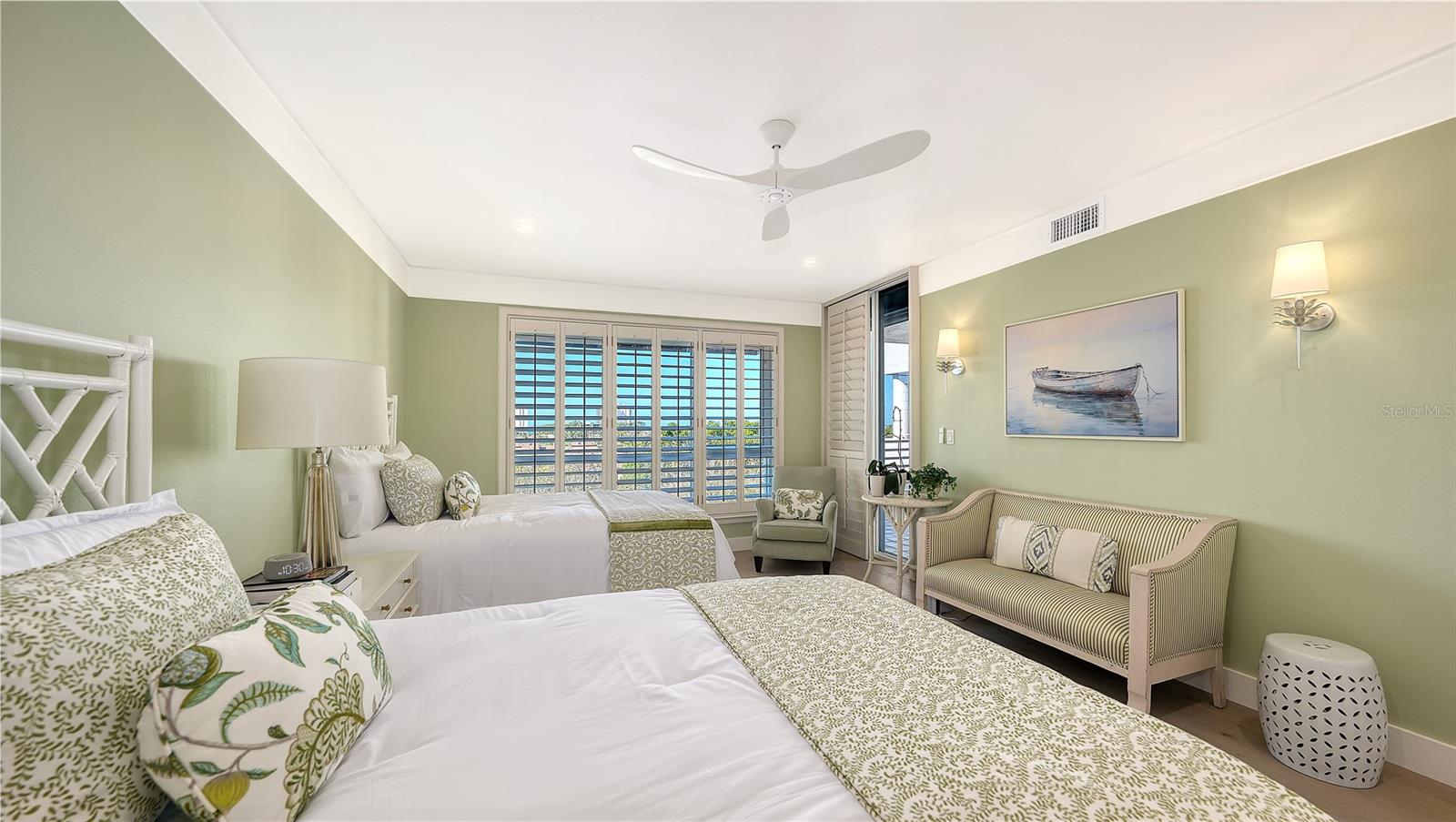 2410 Harbourside Dr #142 Property Photo 33