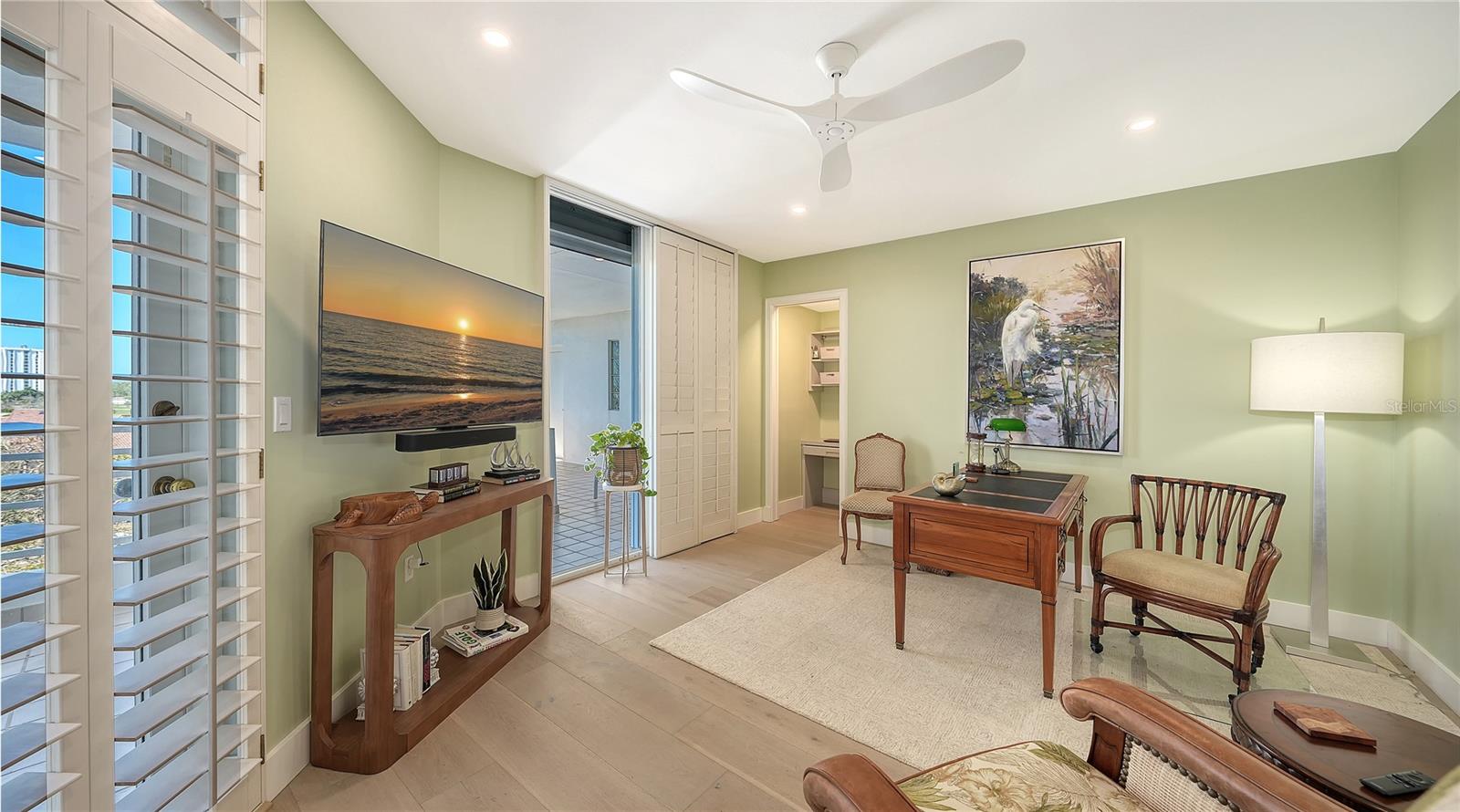 2410 Harbourside Dr #142 Property Photo 36