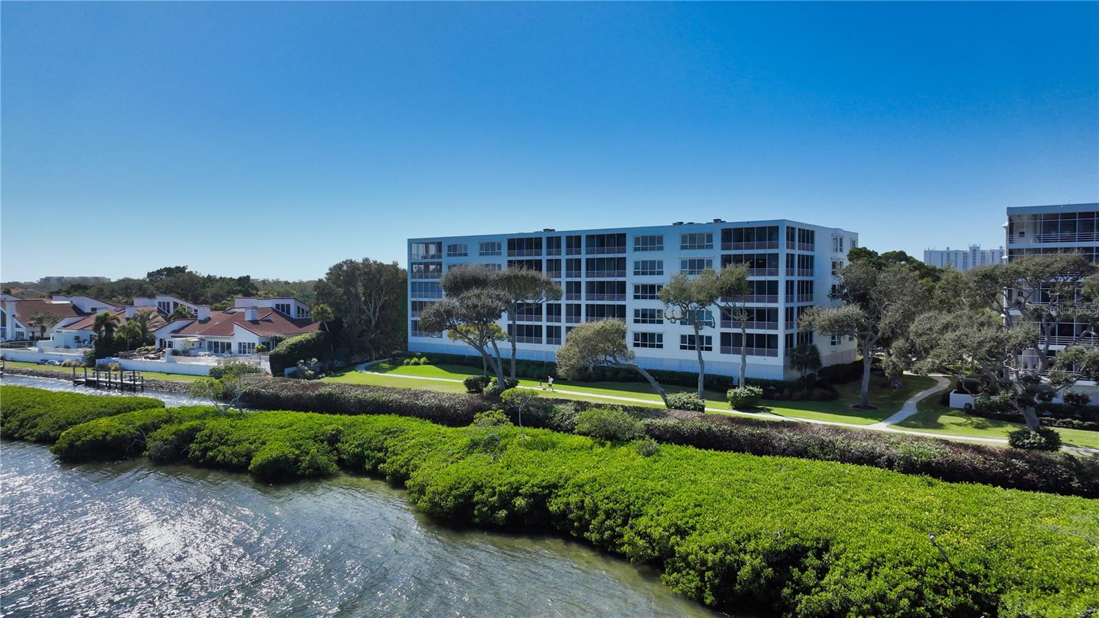 2410 Harbourside Dr #142 Property Photo 39
