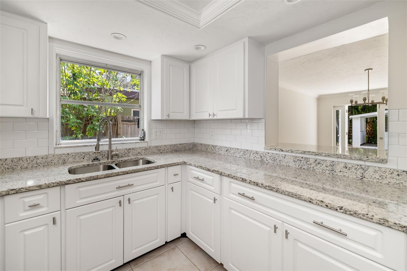 1097 Willis Ave Property Photo 10