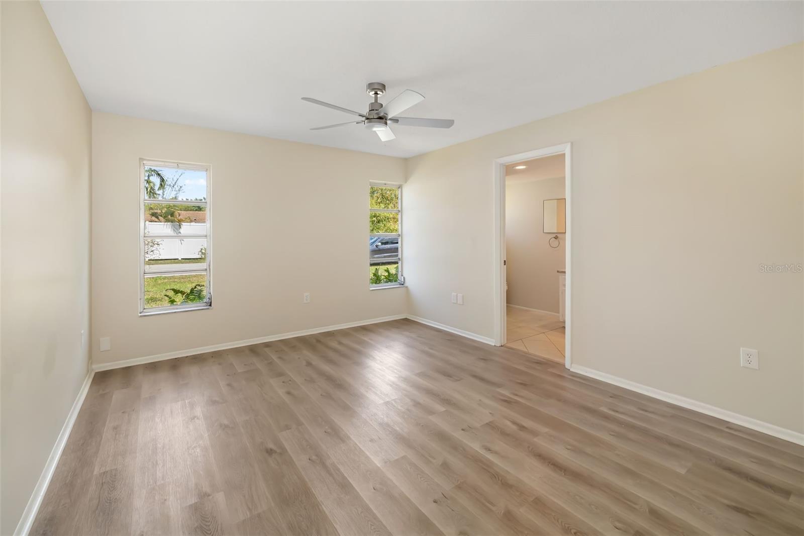 1097 Willis Ave Property Photo 26
