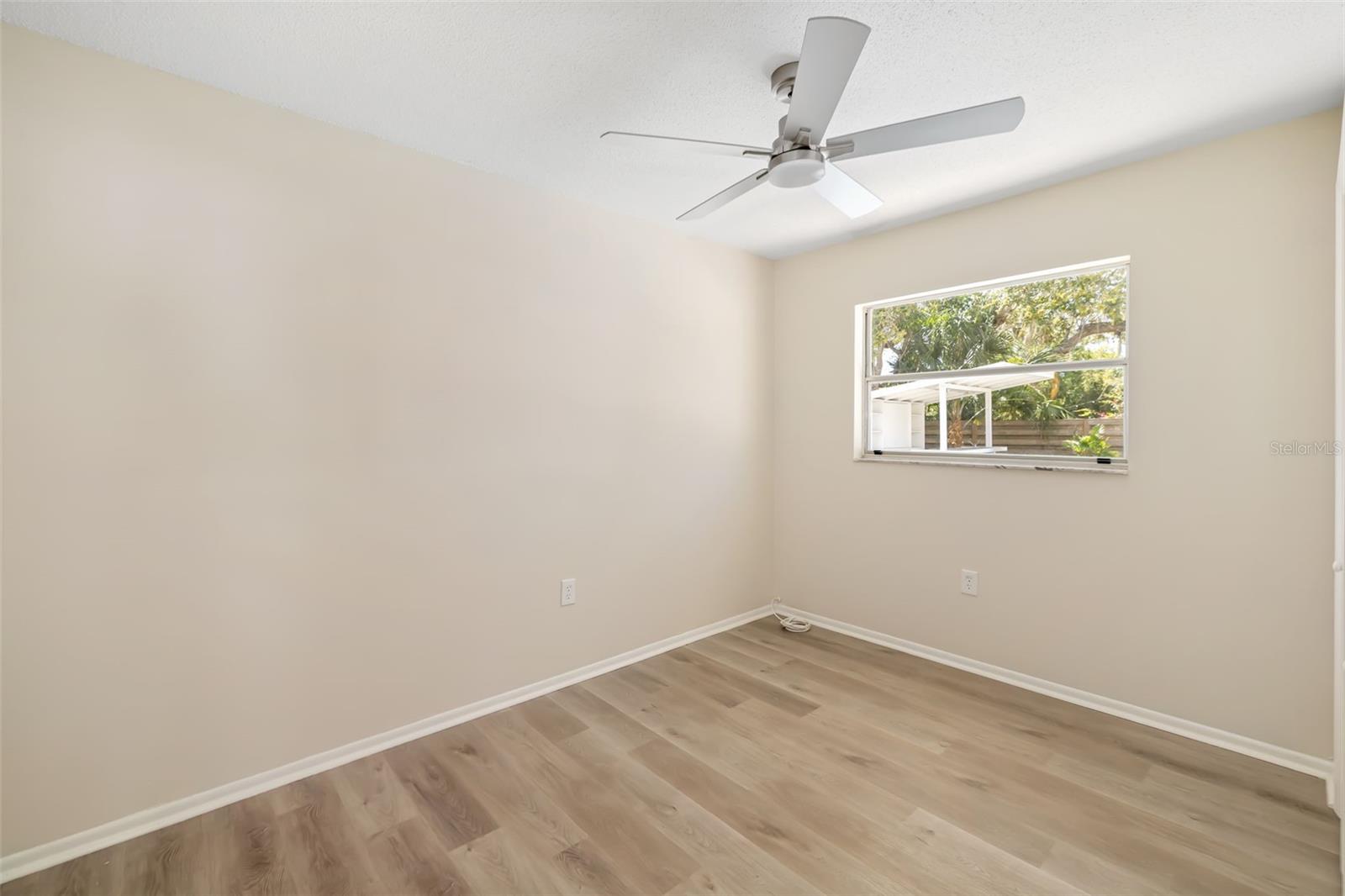 1097 Willis Ave Property Photo 32
