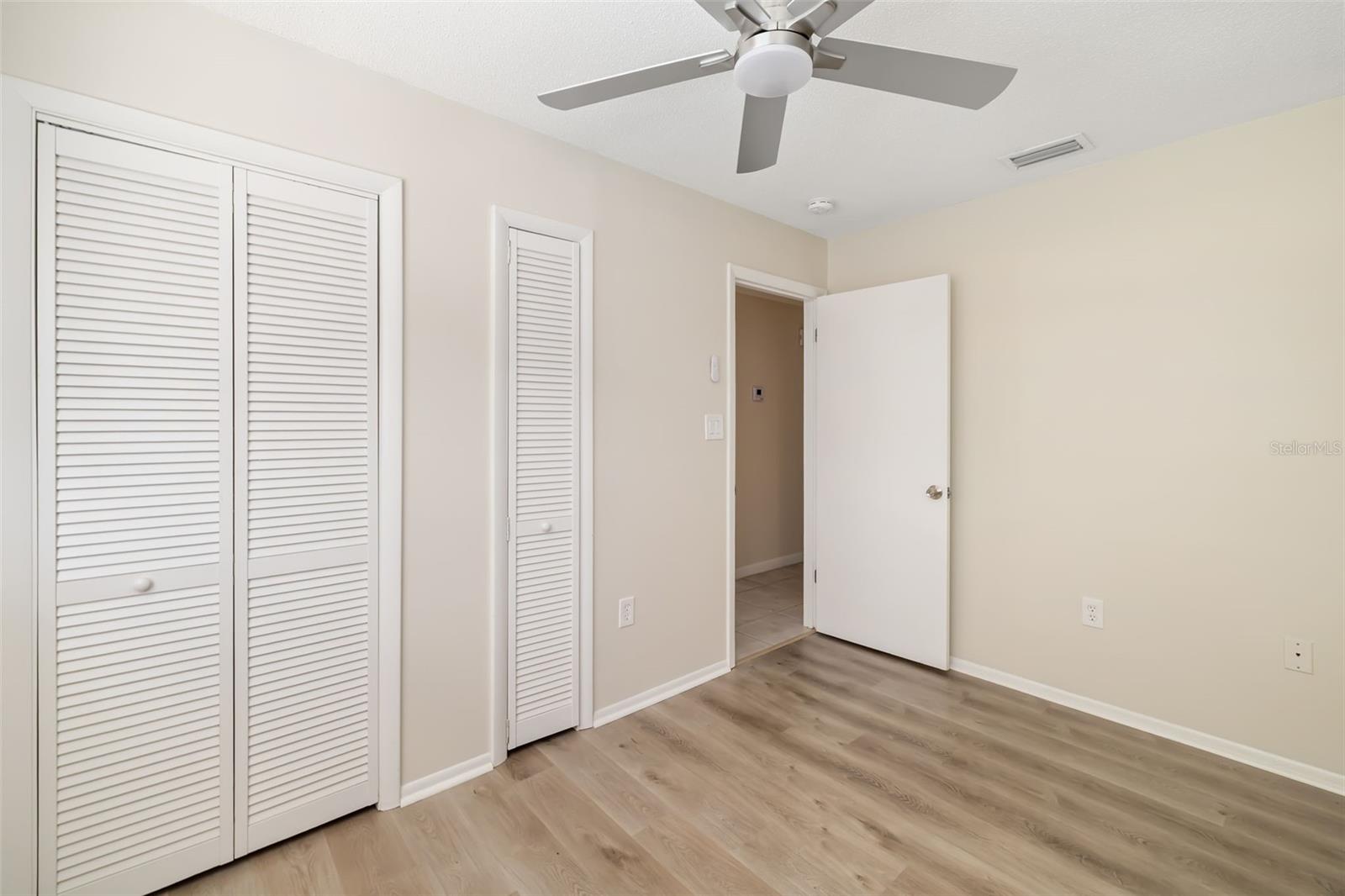 1097 Willis Ave Property Photo 33
