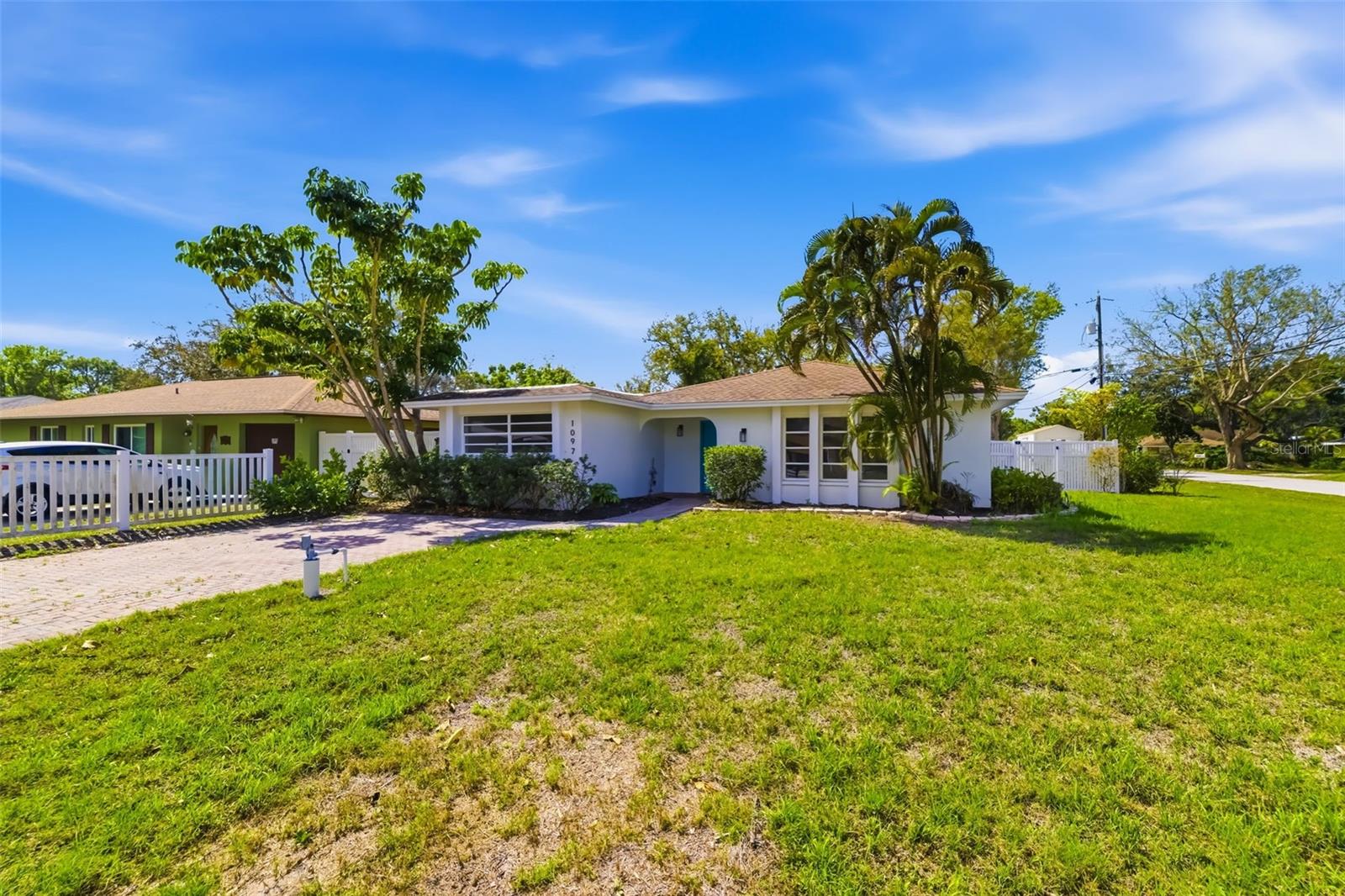 1097 Willis Ave Property Photo 45